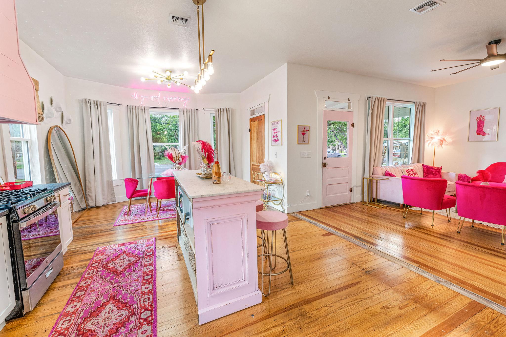 703 E Highway St, Fredericksburg, TX 78624