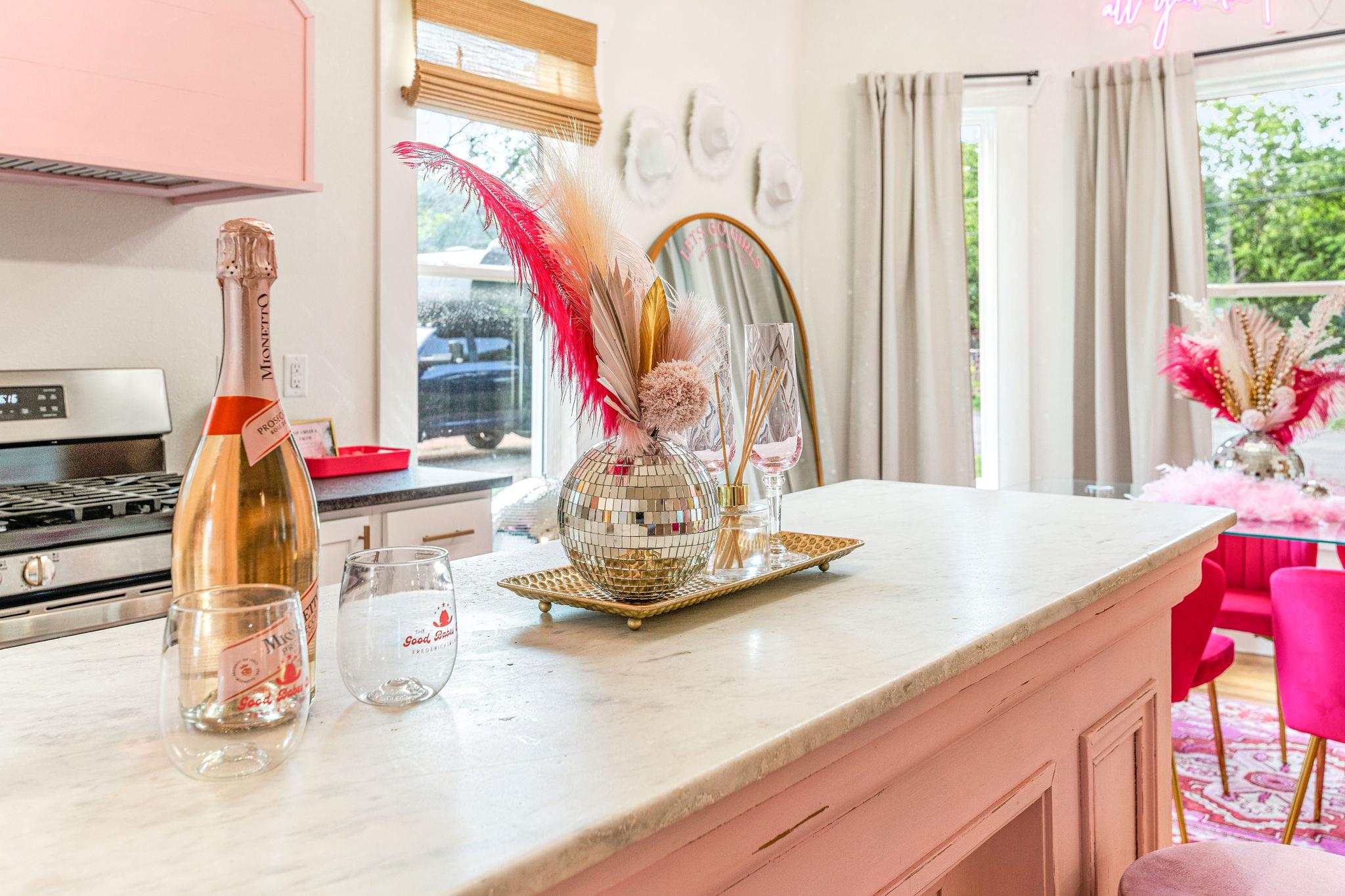 703 E Highway St, Fredericksburg, TX 78624