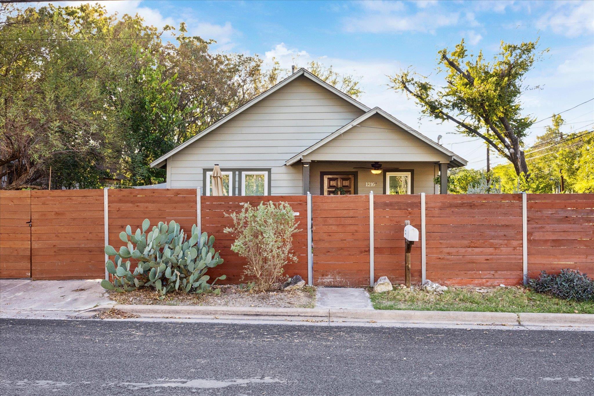 1210 Coleto St, Austin, TX 78702