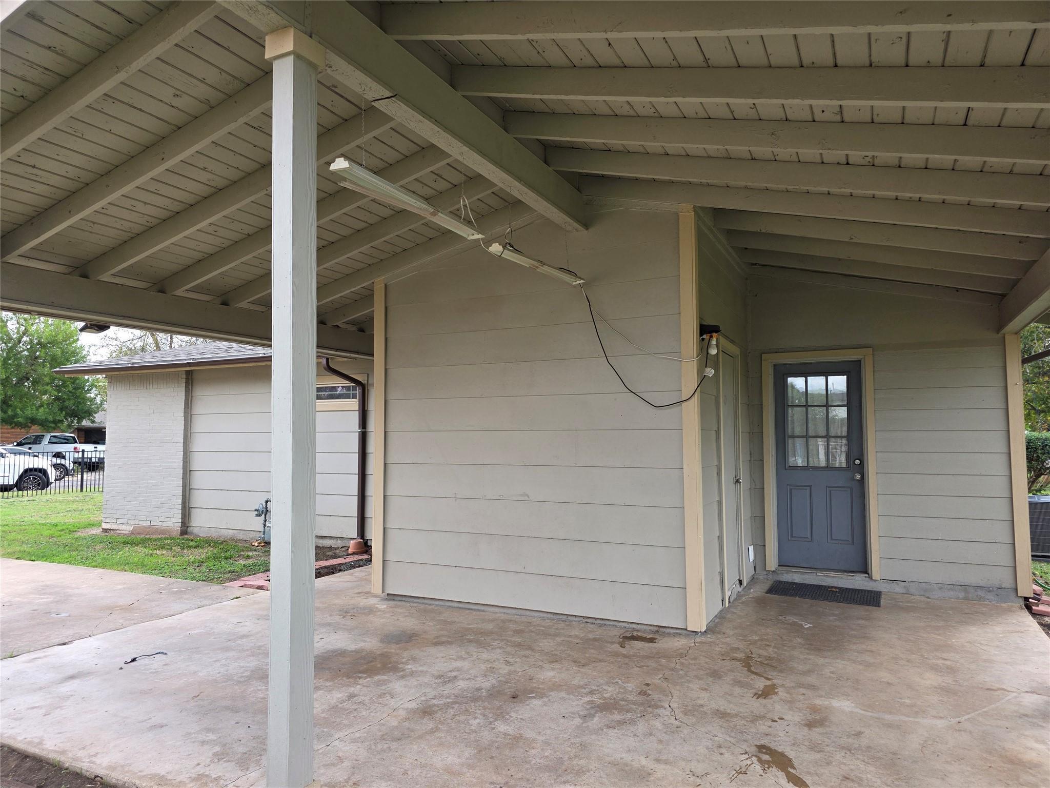 503 Mariposa St, Taylor, TX 76574