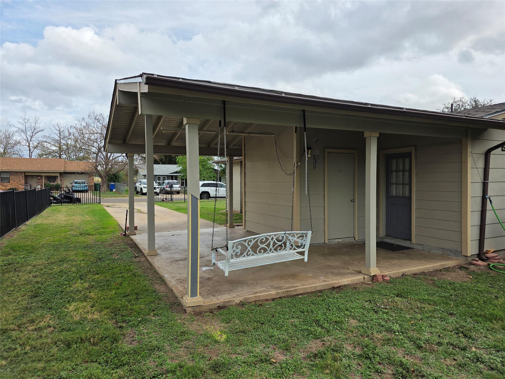 503 Mariposa St, Taylor, TX 76574