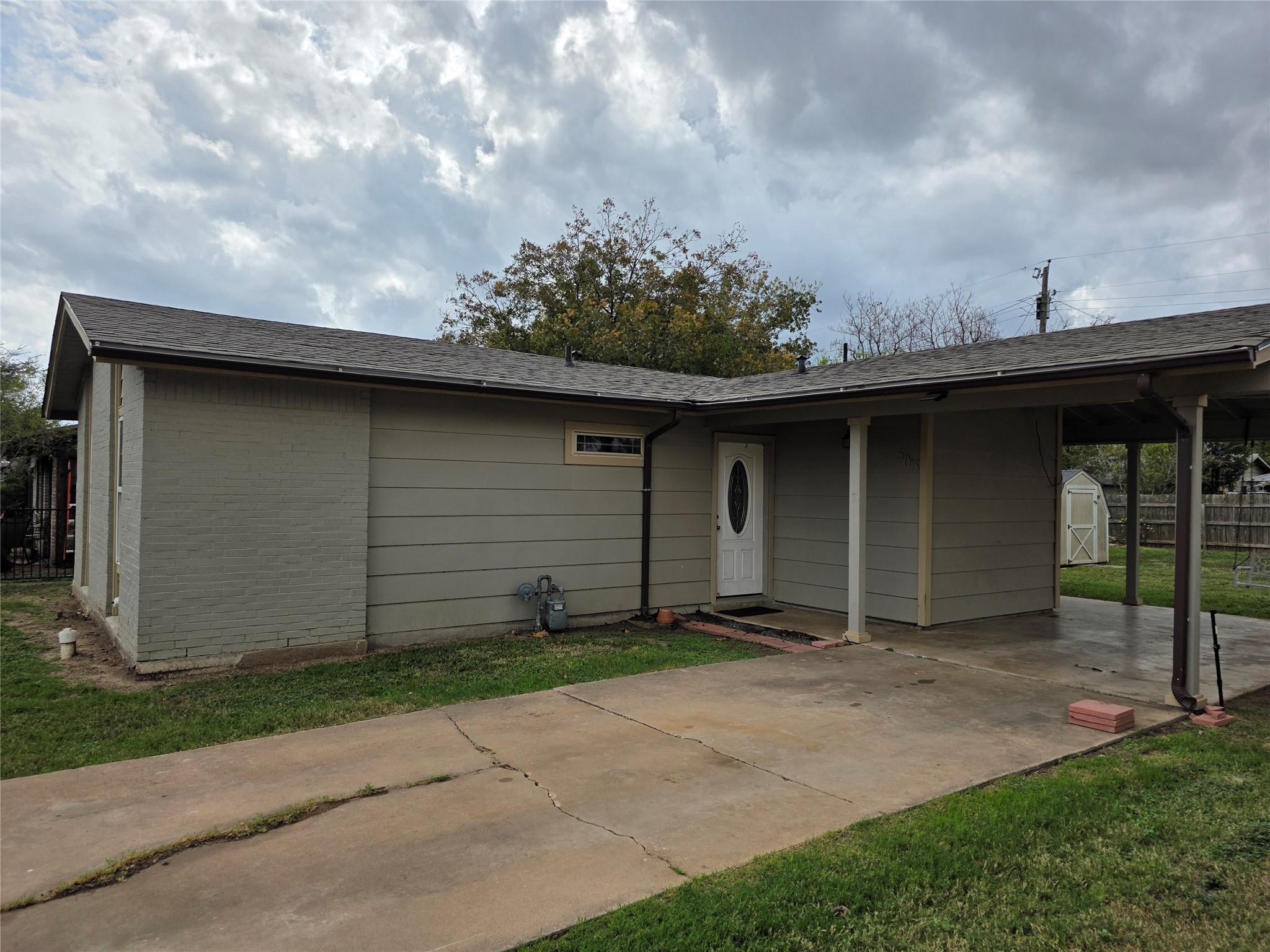 503 Mariposa St, Taylor, TX 76574