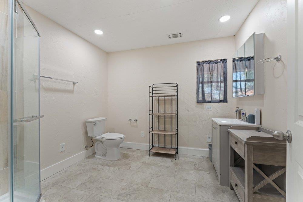 789 Barbara Dr, Canyon Lake, TX 78133