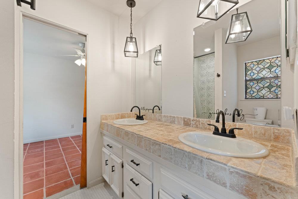 789 Barbara Dr, Canyon Lake, TX 78133