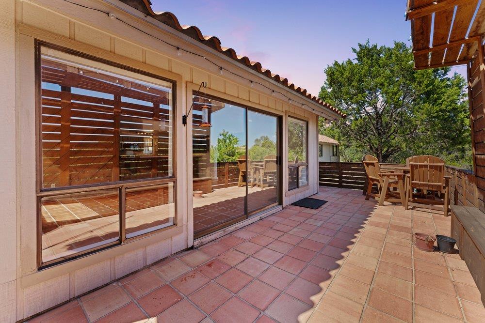 789 Barbara Dr, Canyon Lake, TX 78133