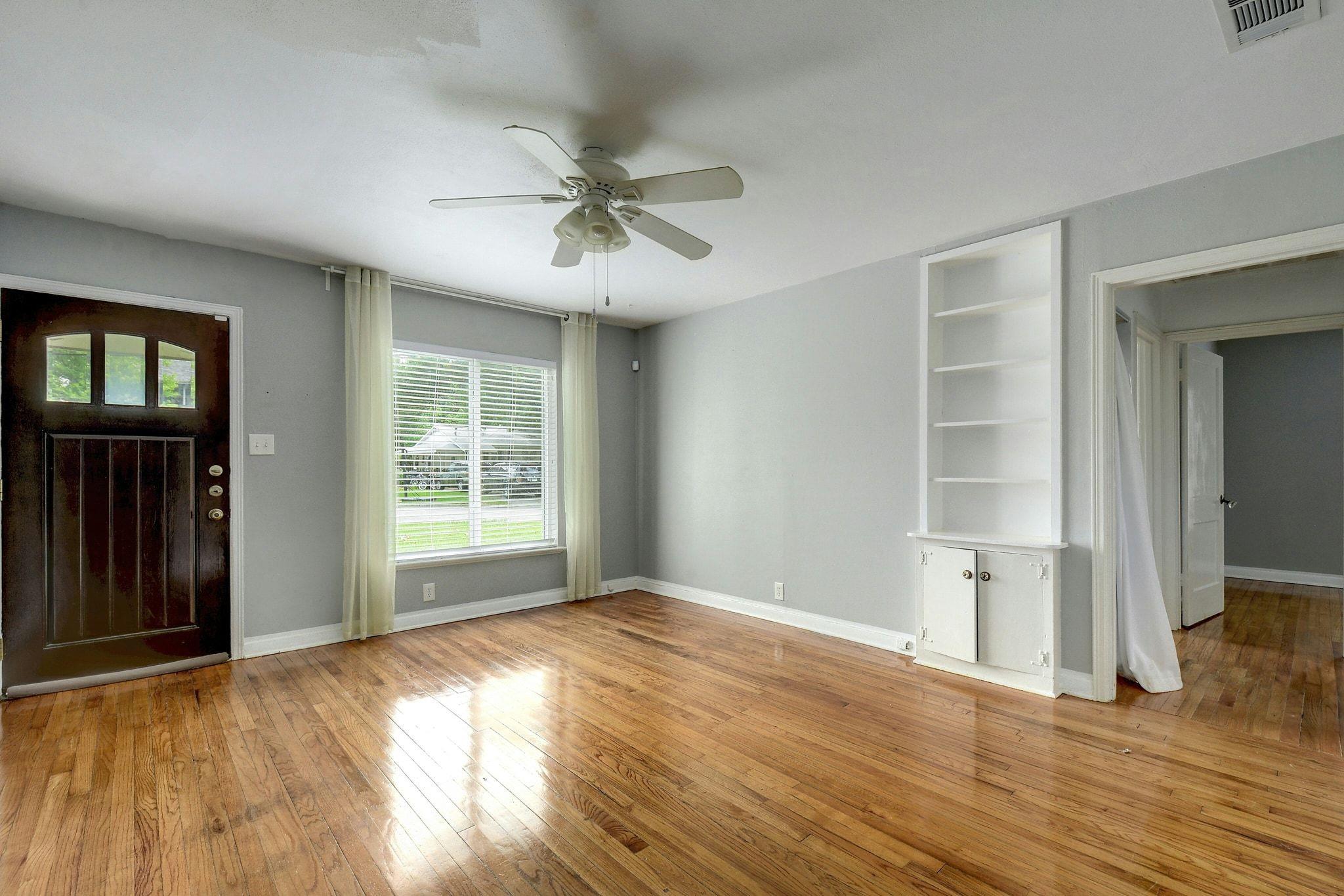 907 E 56th St, Austin, TX 78751