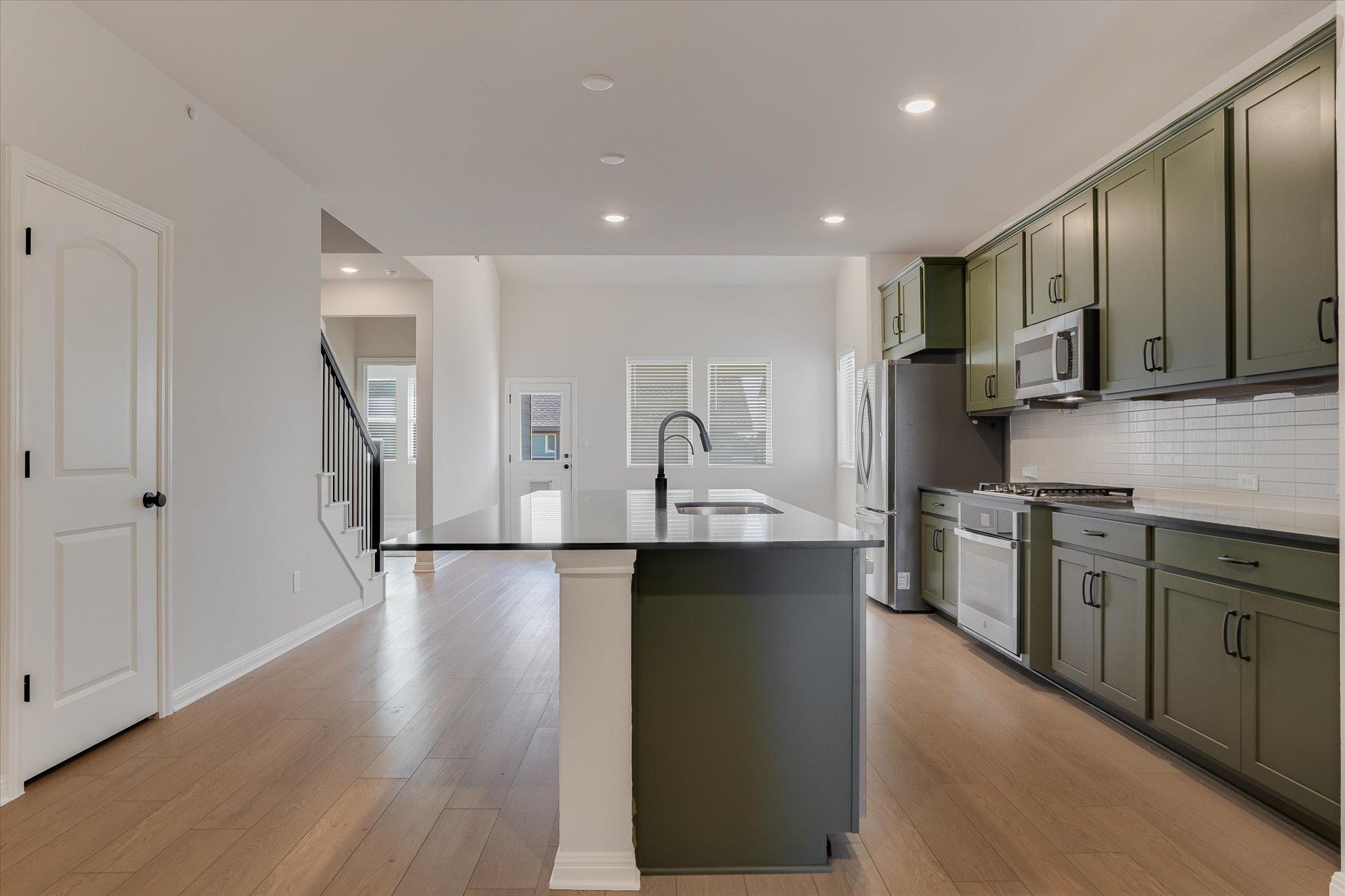 168 Kings Canyon Dr, Dripping Springs, TX 78620