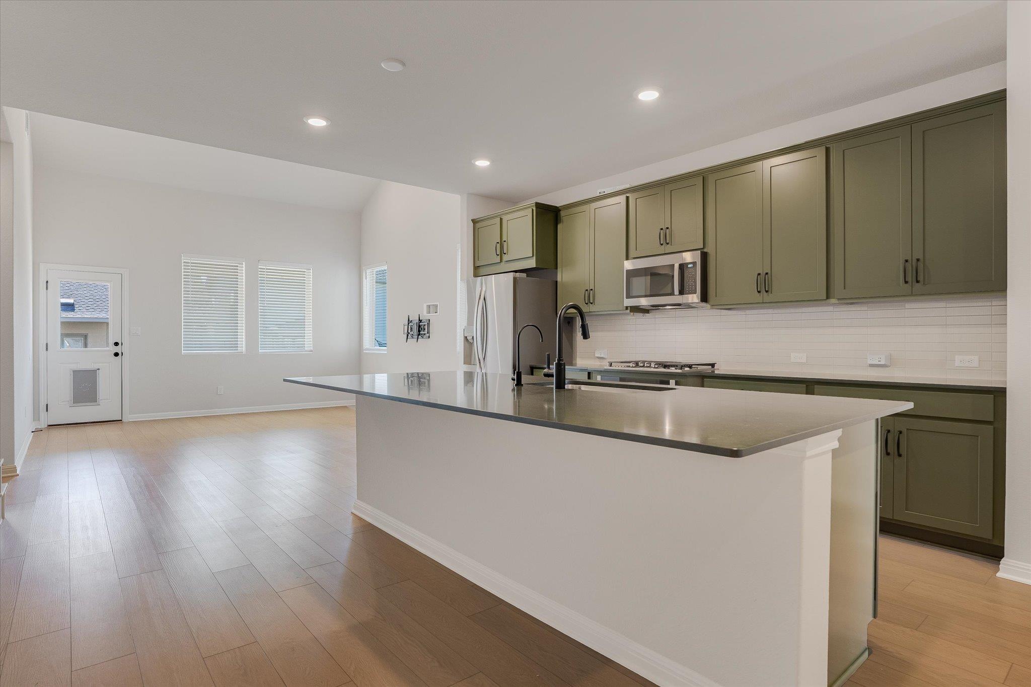 168 Kings Canyon Dr, Dripping Springs, TX 78620