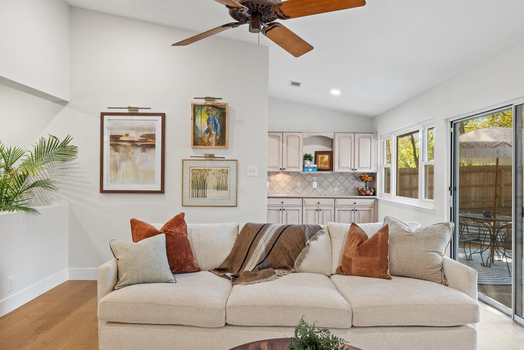 2401 Vassal Dr, Austin, TX 78748