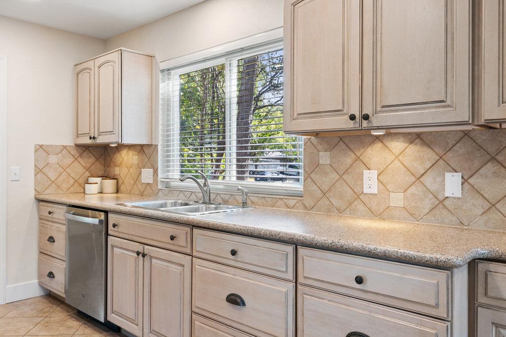 2401 Vassal Dr, Austin, TX 78748