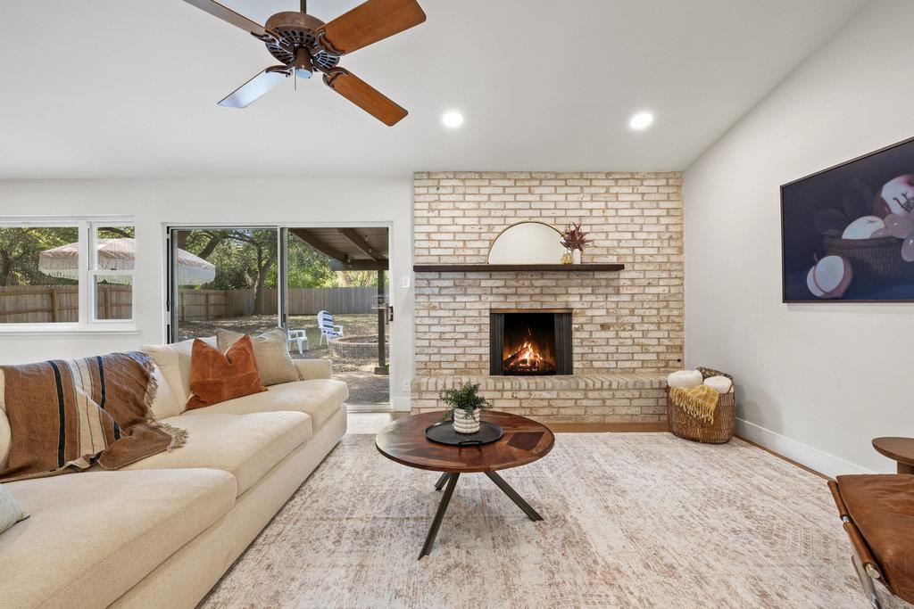 2401 Vassal Dr, Austin, TX 78748