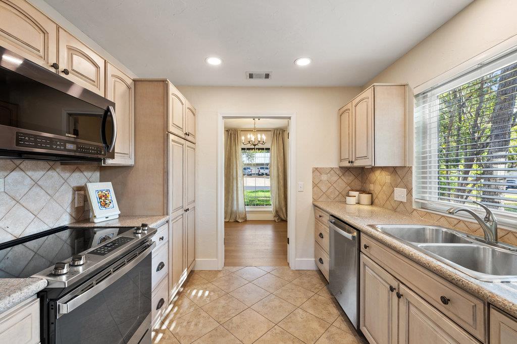 2401 Vassal Dr, Austin, TX 78748