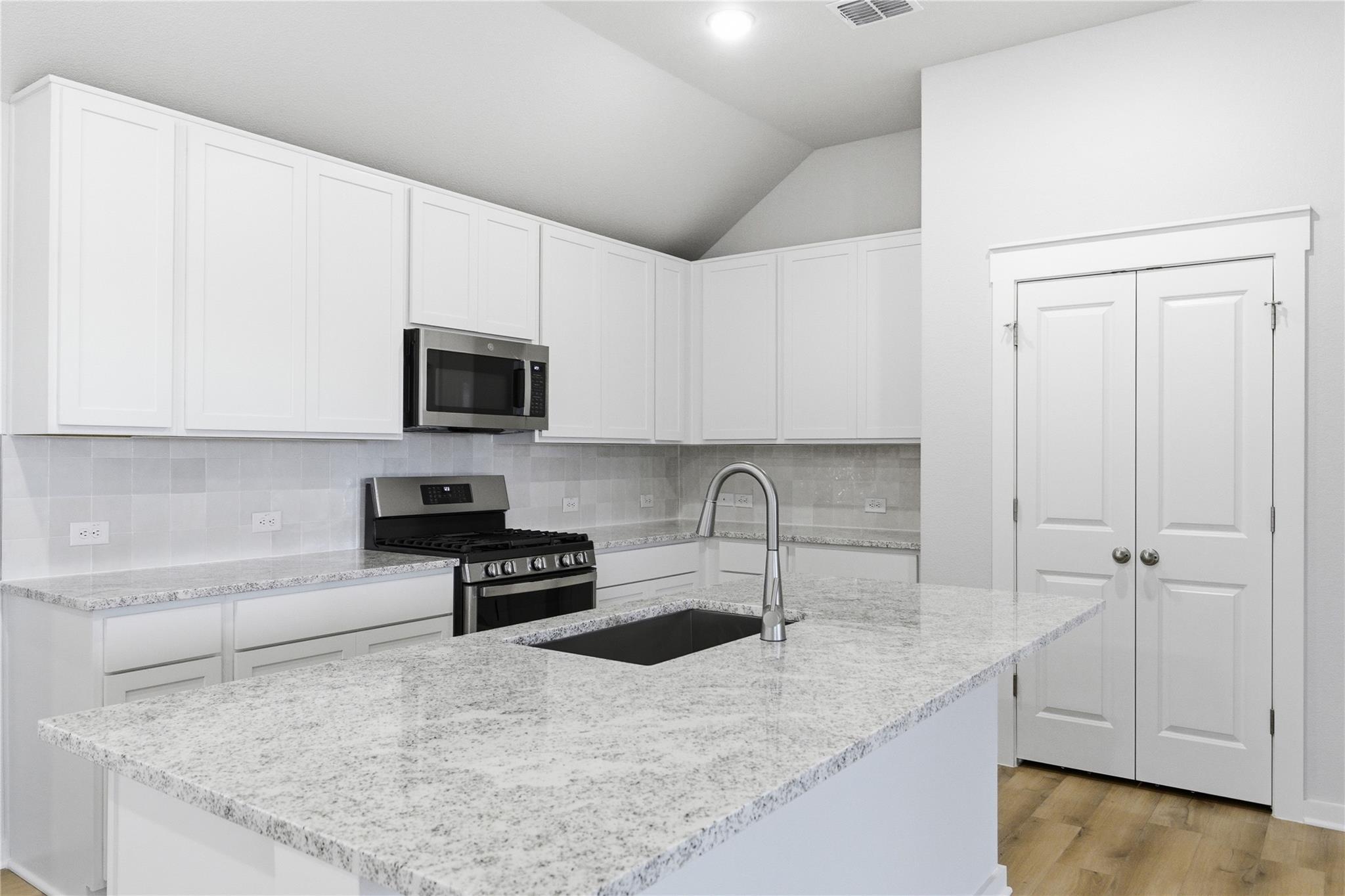 175 Bellie Ln, Kyle, TX 78640