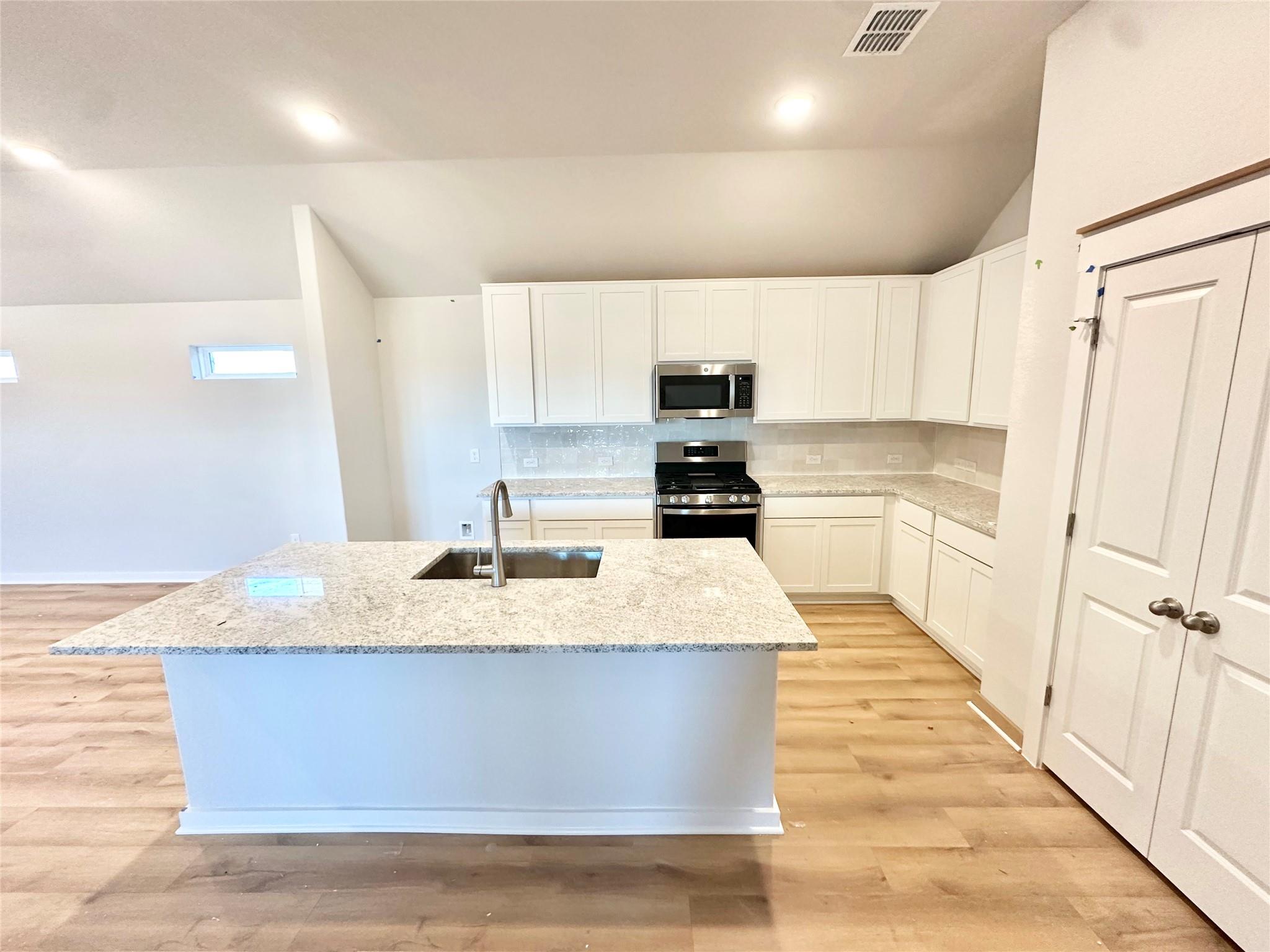 175 Bellie Ln, Kyle, TX 78640