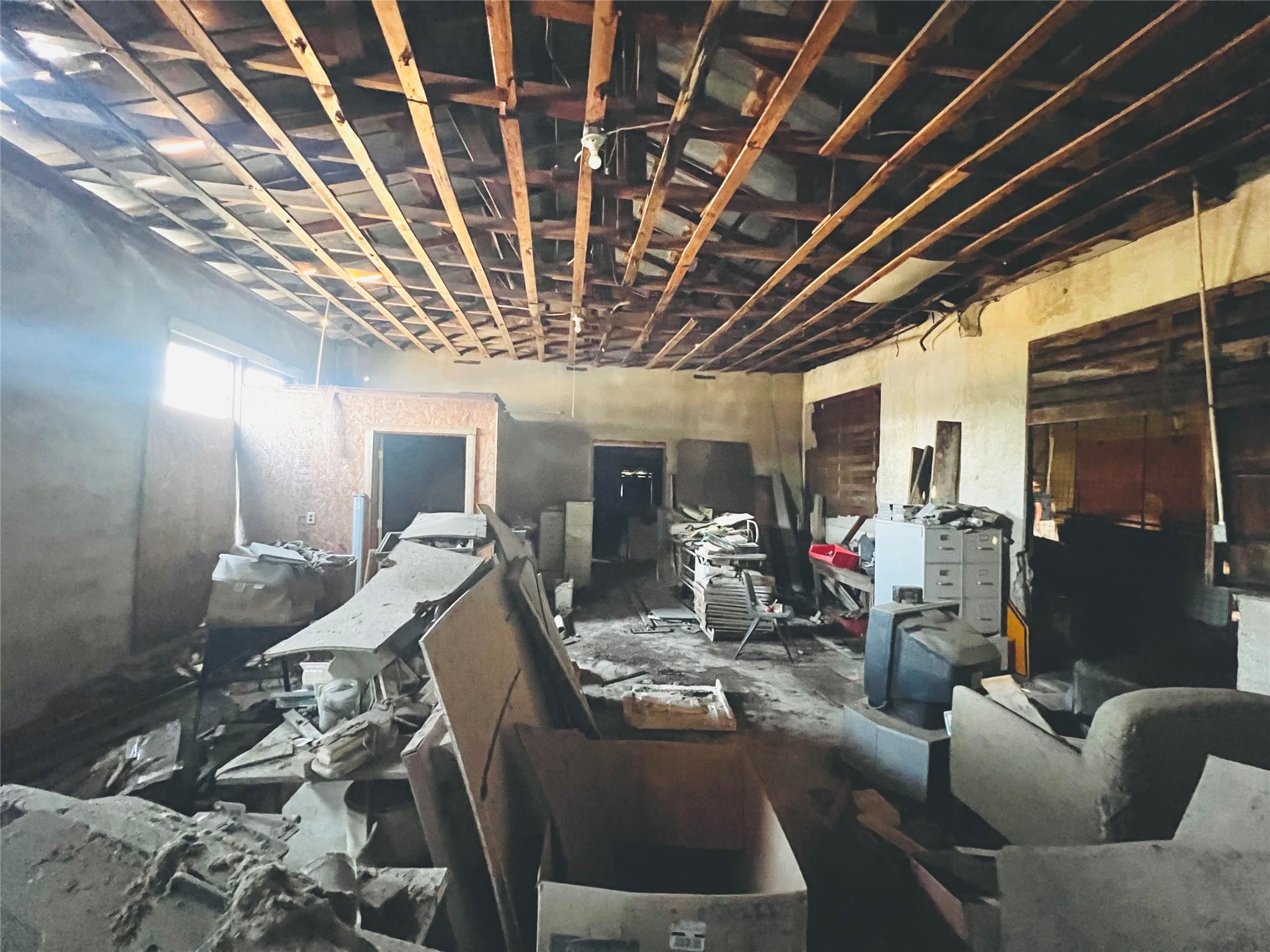 320 S College Ave, Cameron, TX 76520