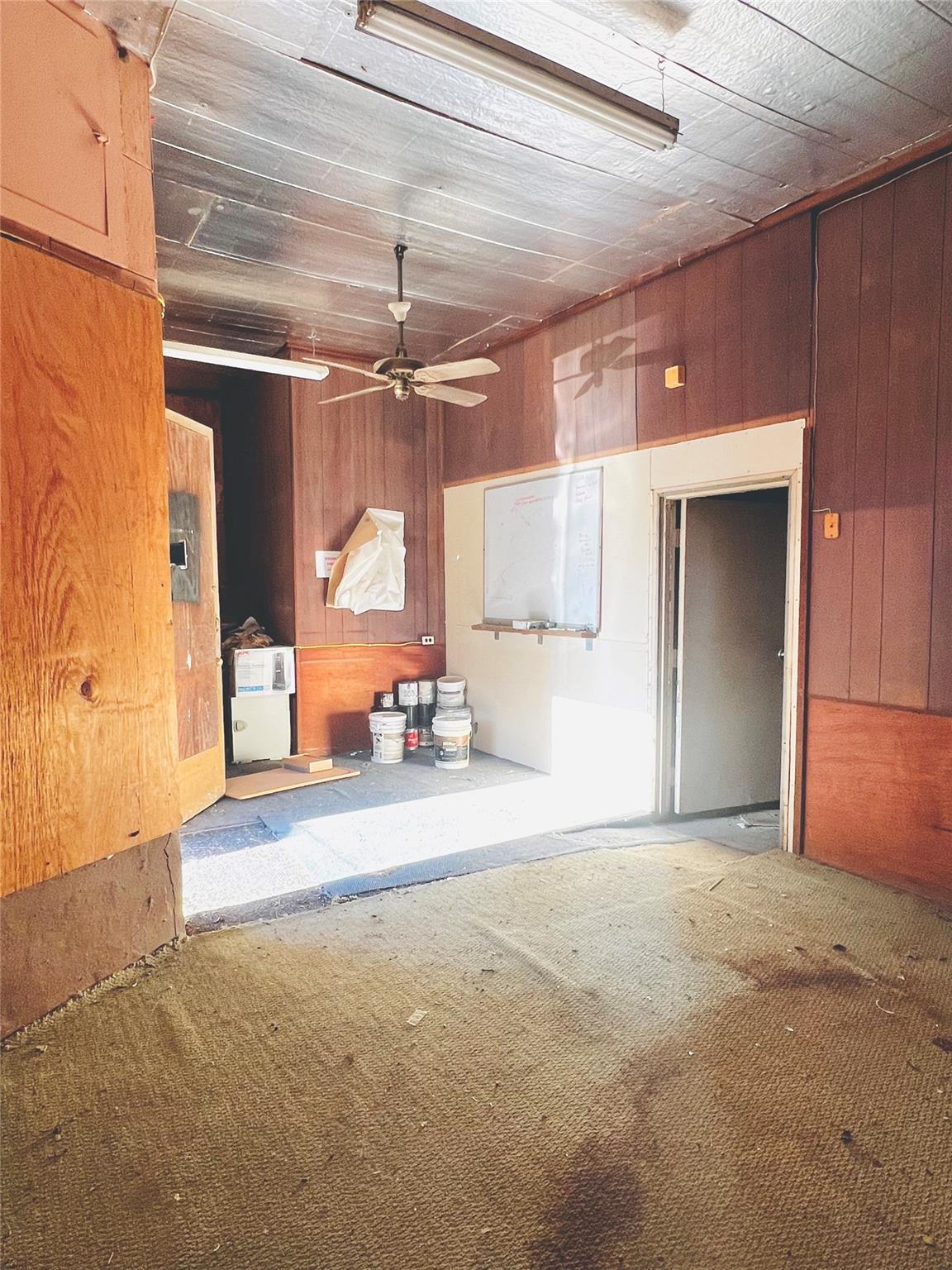 320 S College Ave, Cameron, TX 76520