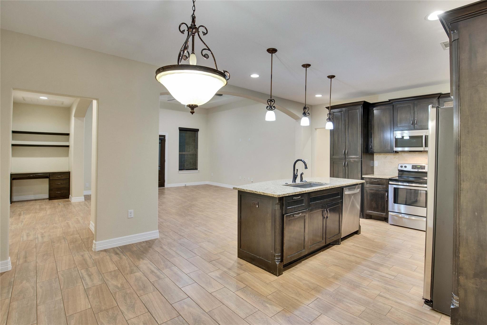 118 NW Buckhorn Dr, Bastrop, TX 78602