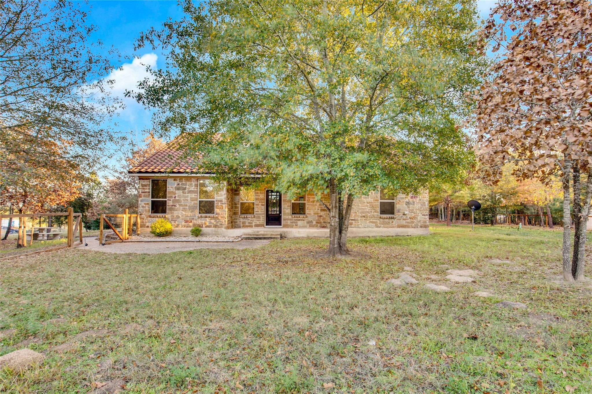 118 NW Buckhorn Dr, Bastrop, TX 78602