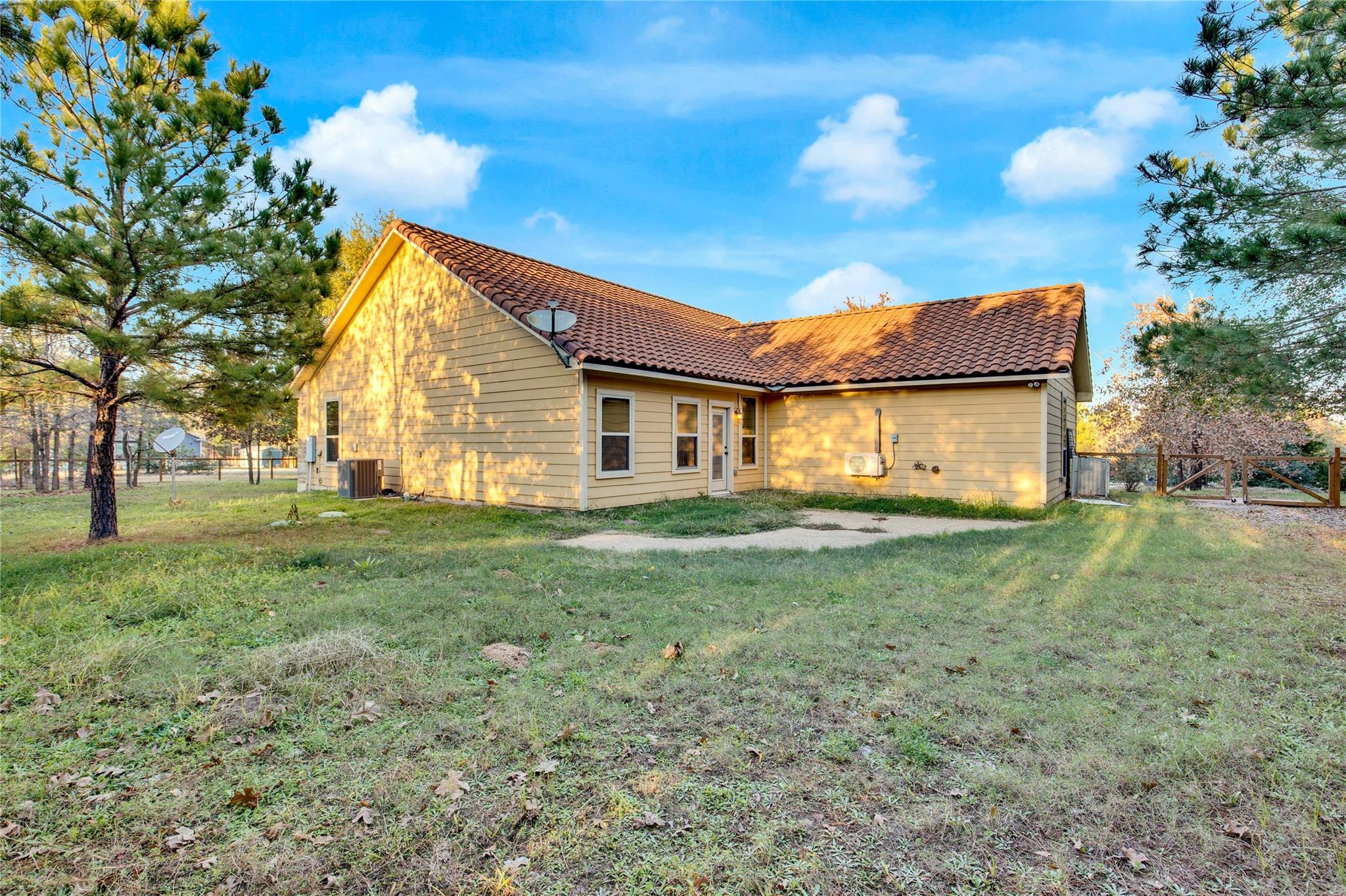 118 NW Buckhorn Dr, Bastrop, TX 78602