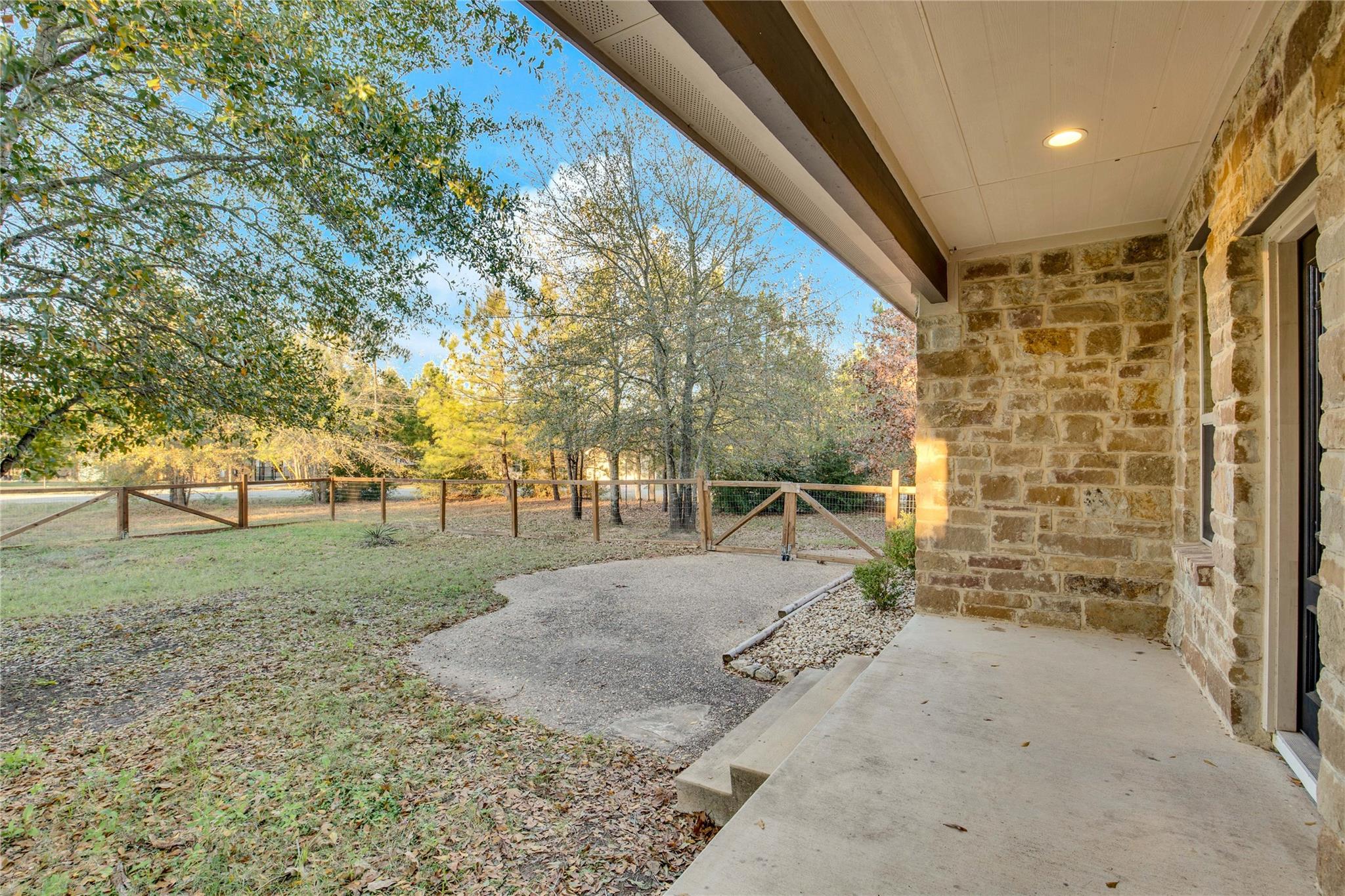 118 NW Buckhorn Dr, Bastrop, TX 78602
