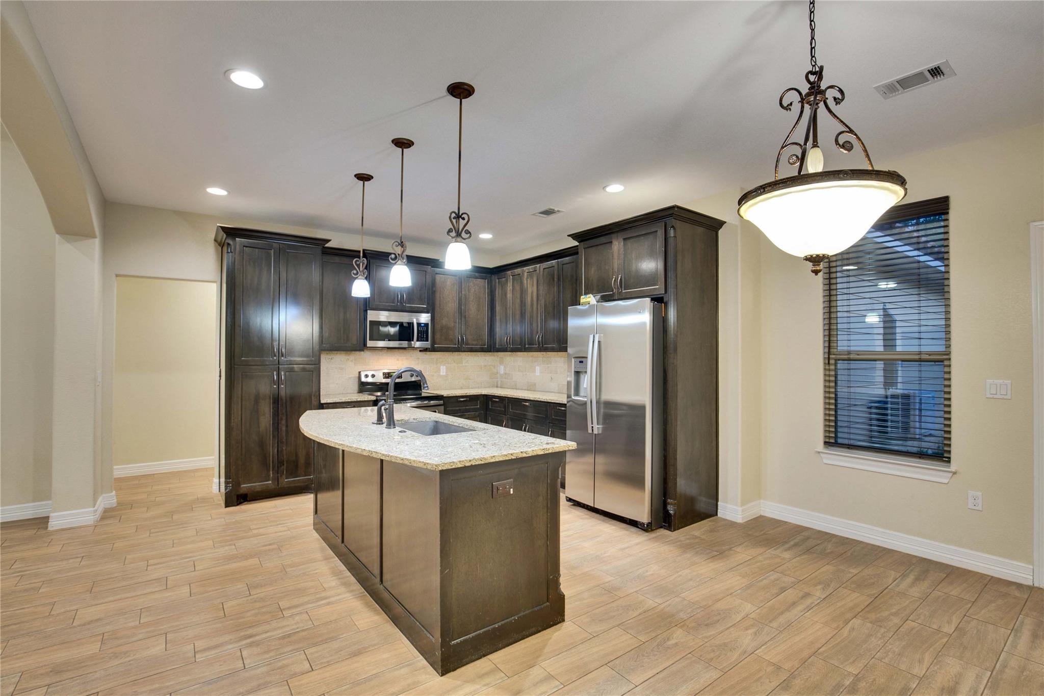 118 NW Buckhorn Dr, Bastrop, TX 78602