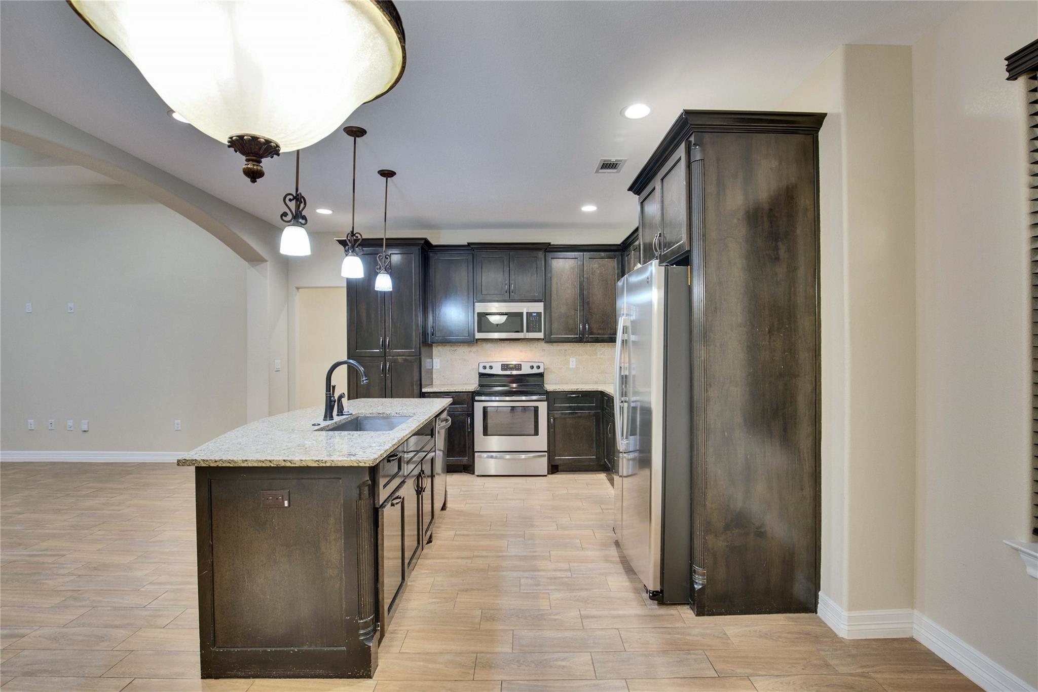 118 NW Buckhorn Dr, Bastrop, TX 78602