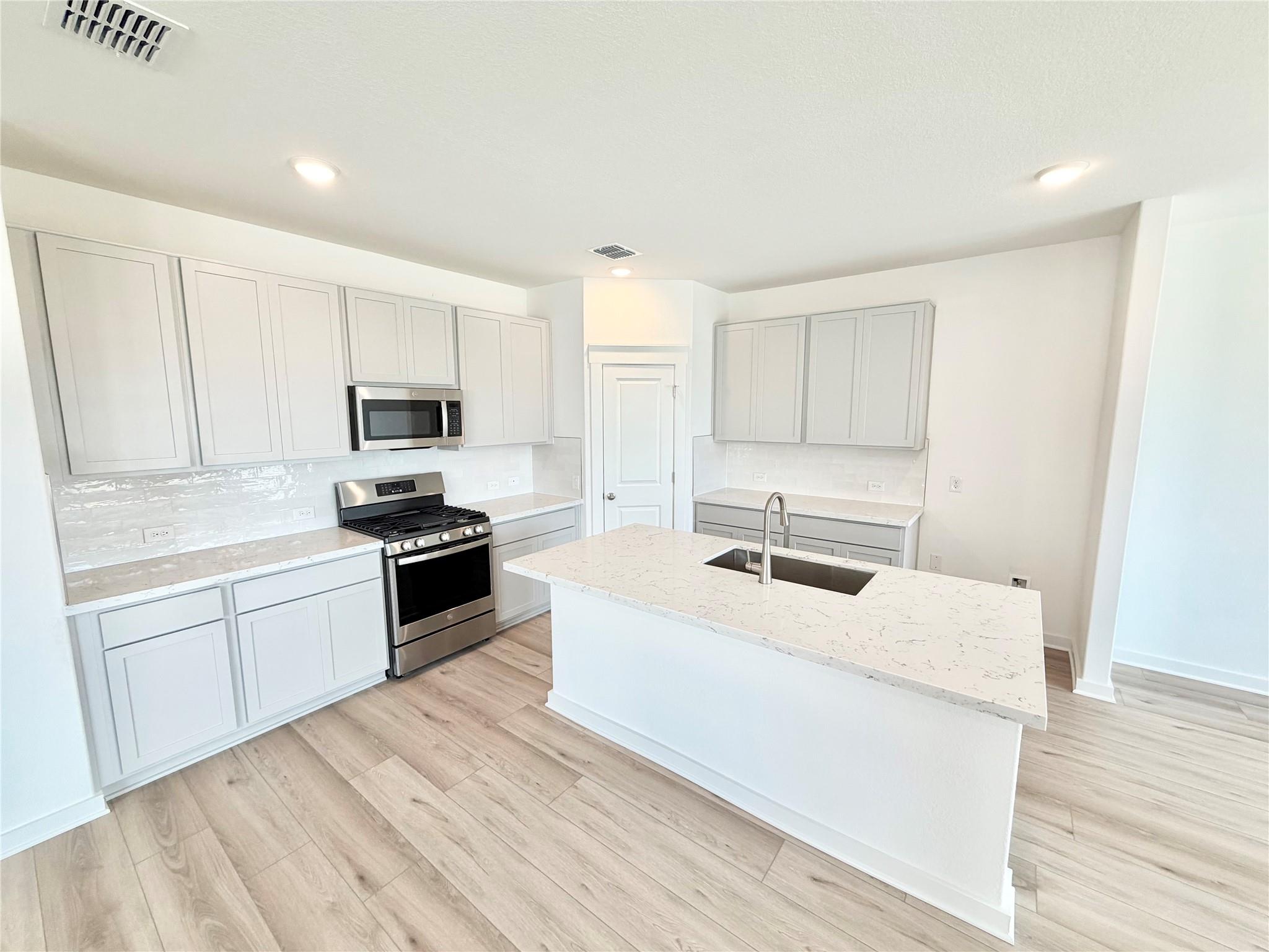 183 Bellie Ln, Kyle, TX 78640