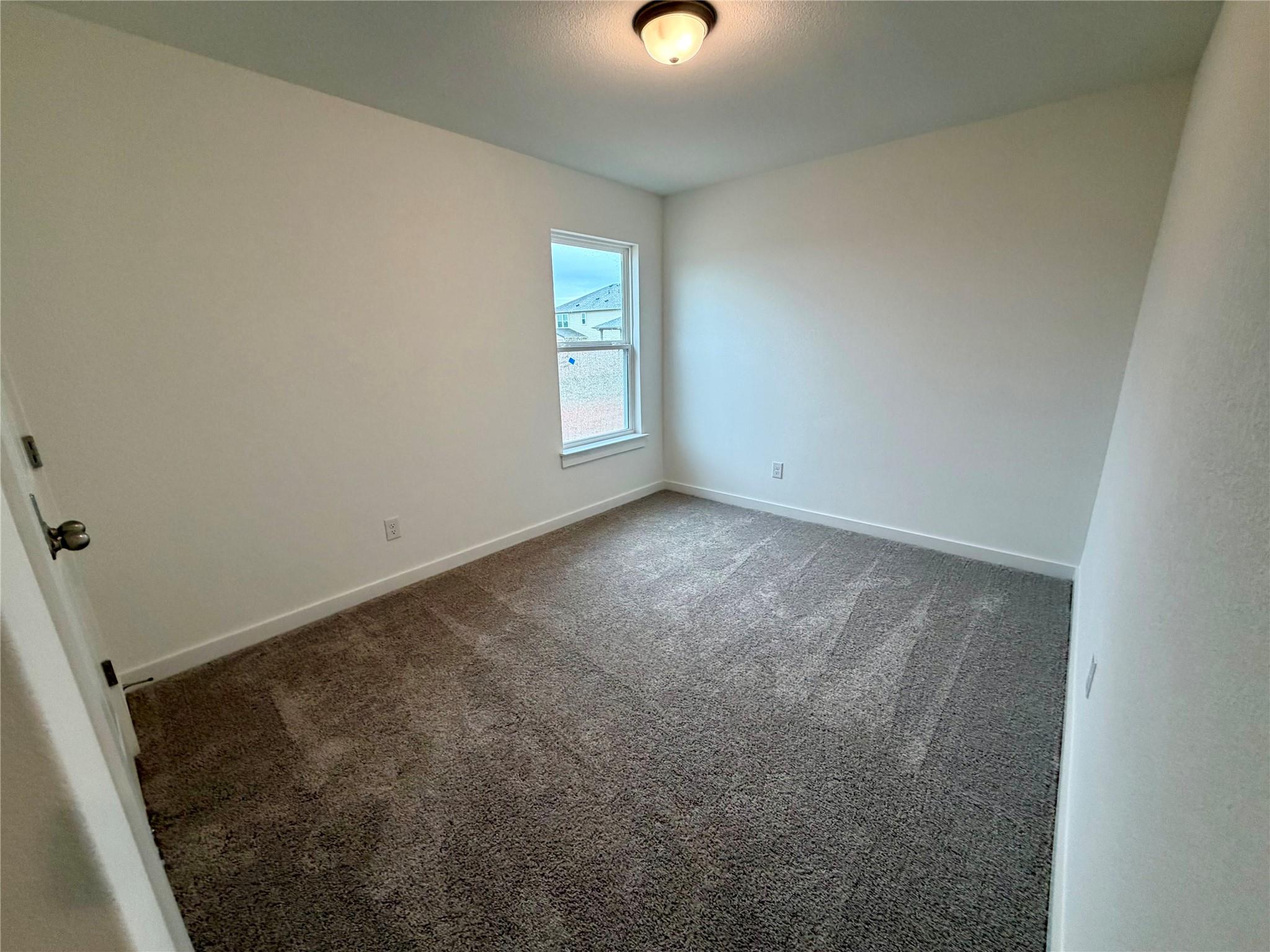 261 Seattle Slew Dr, Jarrell, TX 76537