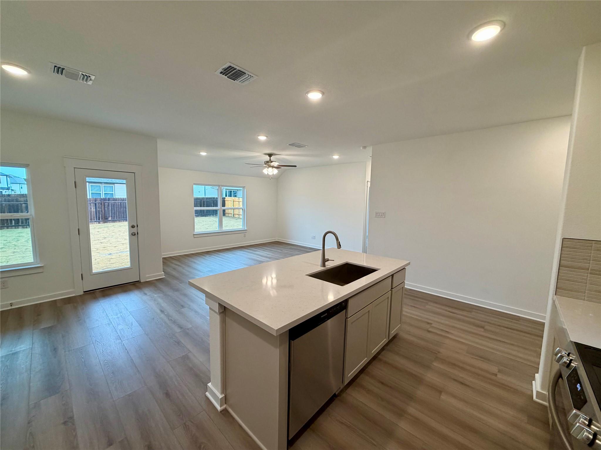 261 Seattle Slew Dr, Jarrell, TX 76537