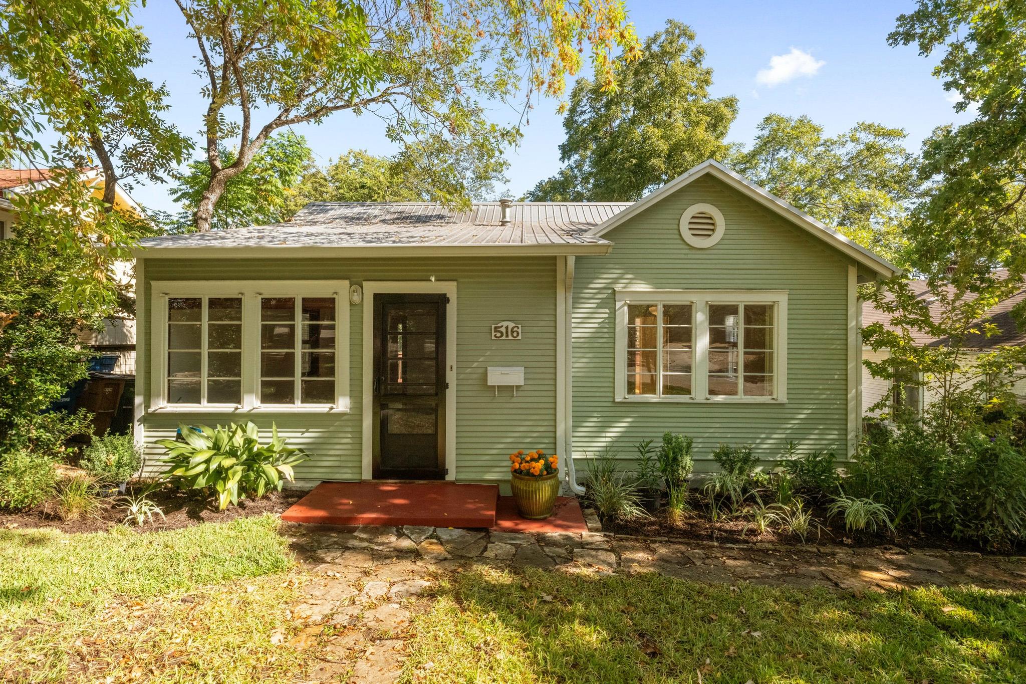 516 Lockhart Dr, Austin, TX 78704