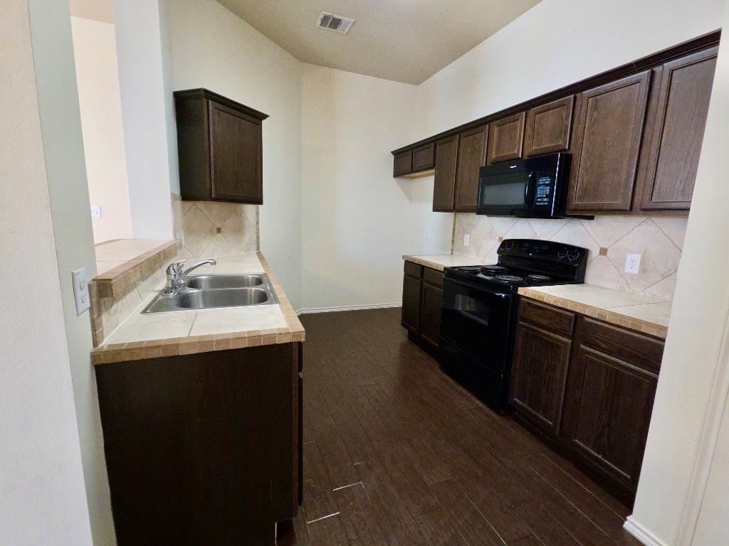 1500 Muirfield Bend Dr # A, Hutto, TX 78634