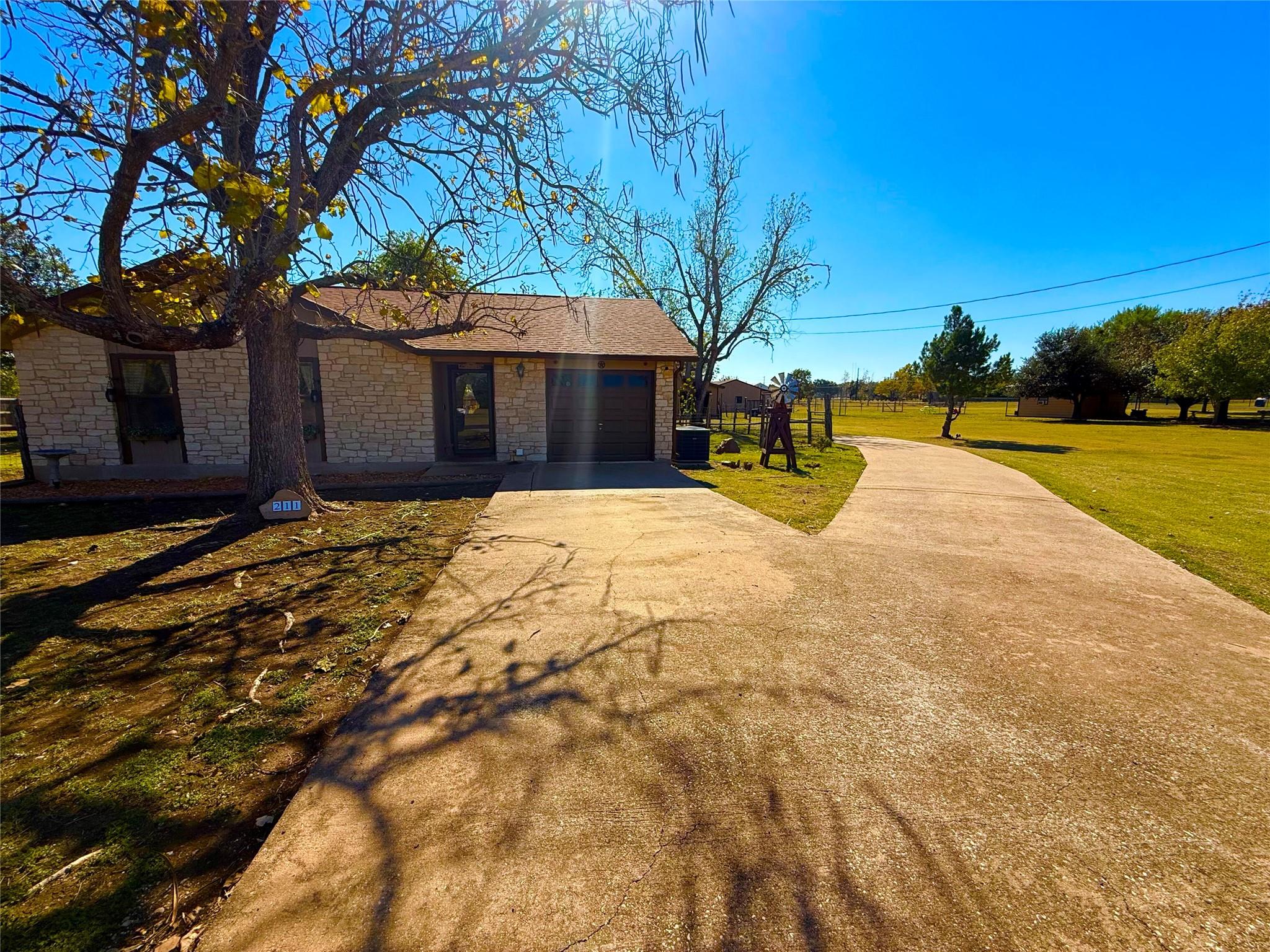 211 Rabbit Hollow Ln, Georgetown, TX 78626
