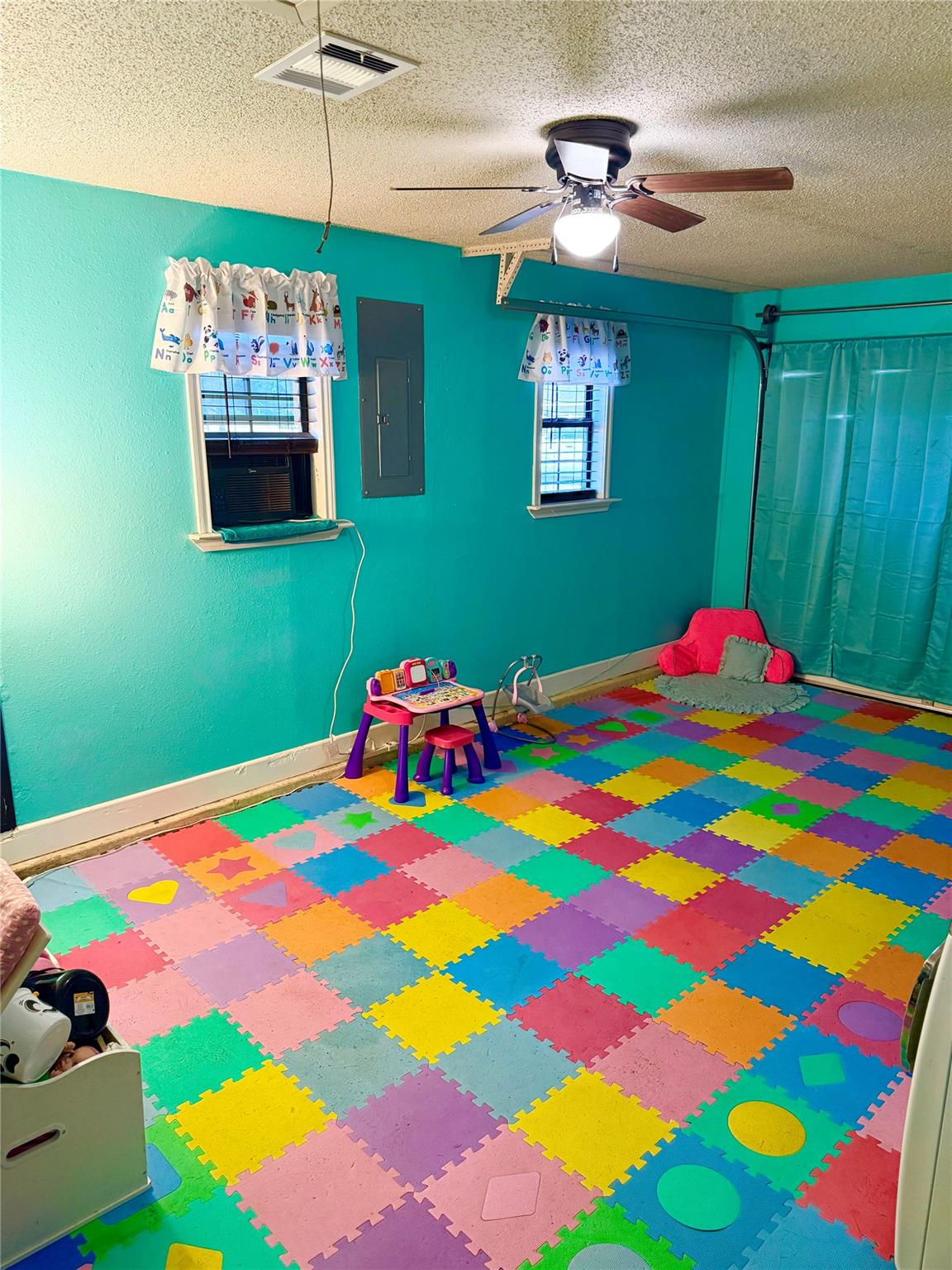 211 Rabbit Hollow Ln, Georgetown, TX 78626