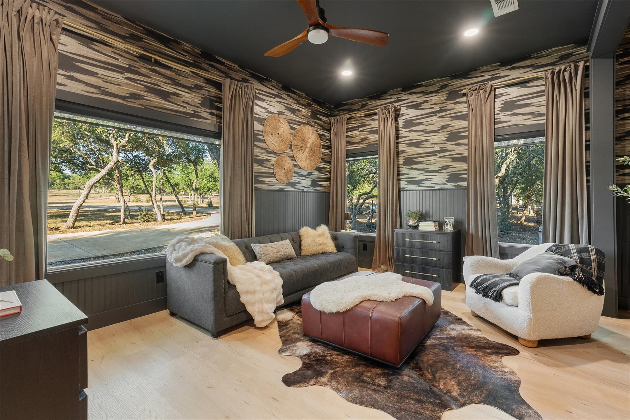 220 Fawn Meadow Dr, Dripping Springs, TX 78620