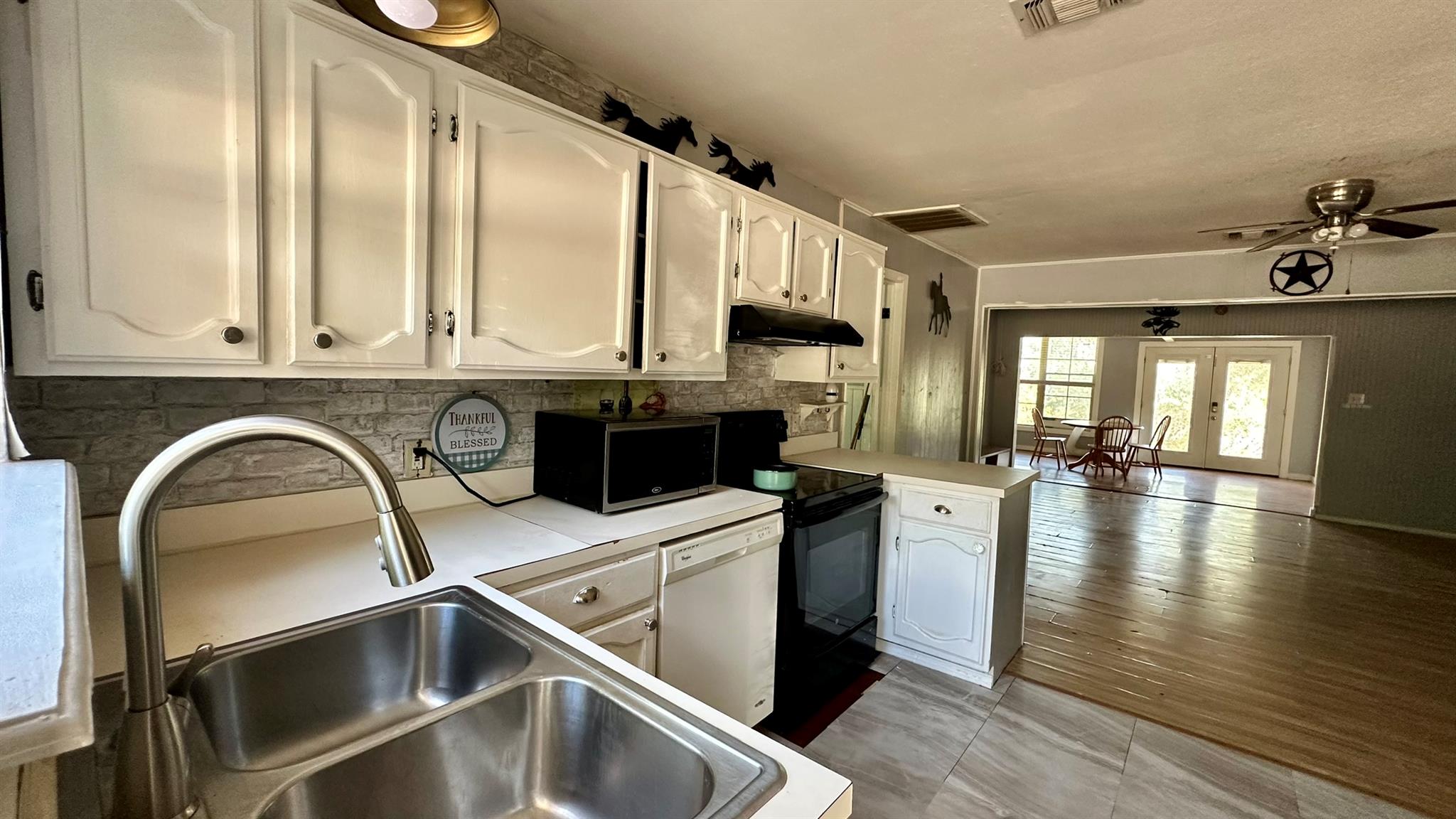 399 Scenic Terrace Dr, Canyon Lake, TX 78133