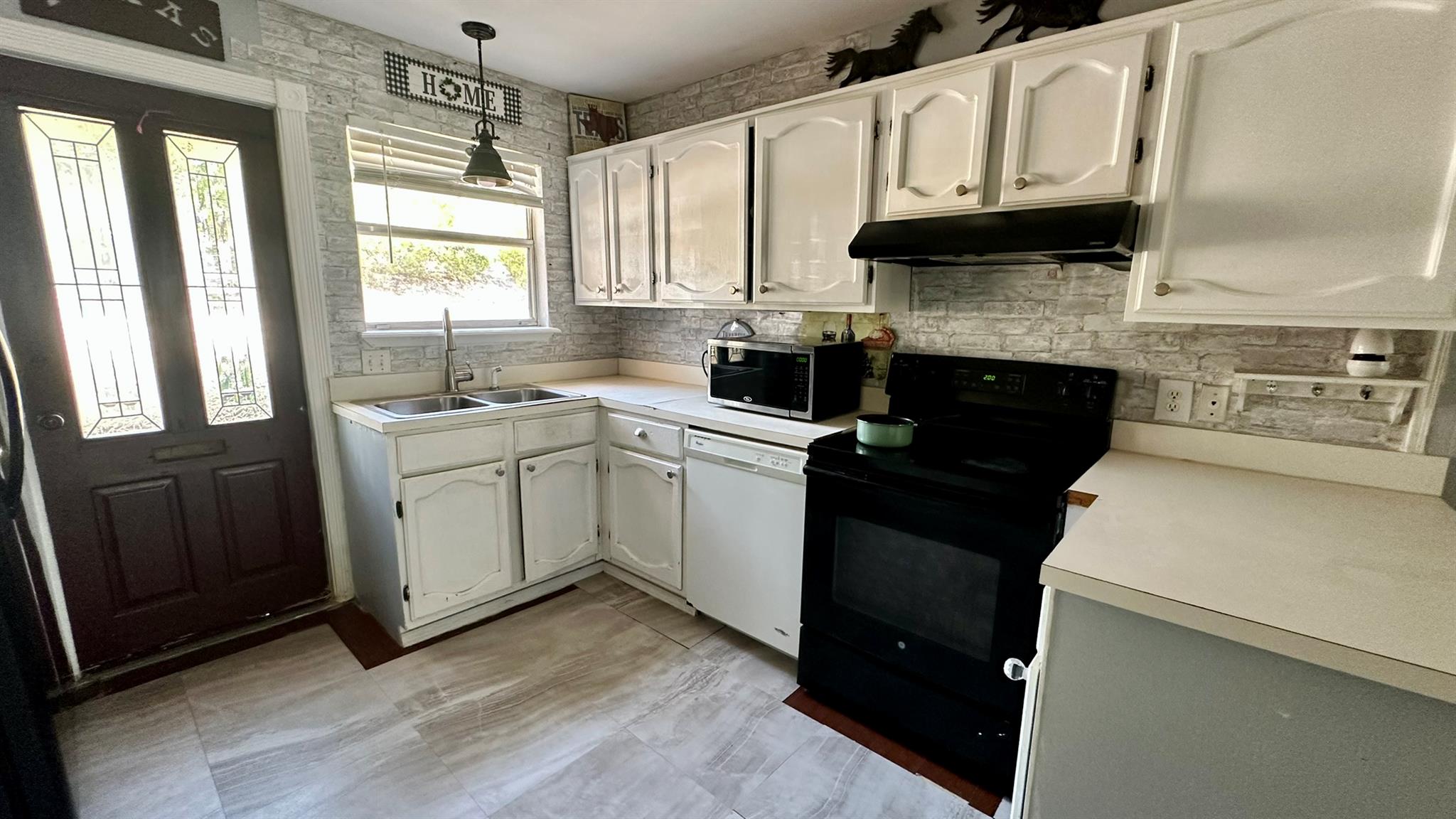 399 Scenic Terrace Dr, Canyon Lake, TX 78133