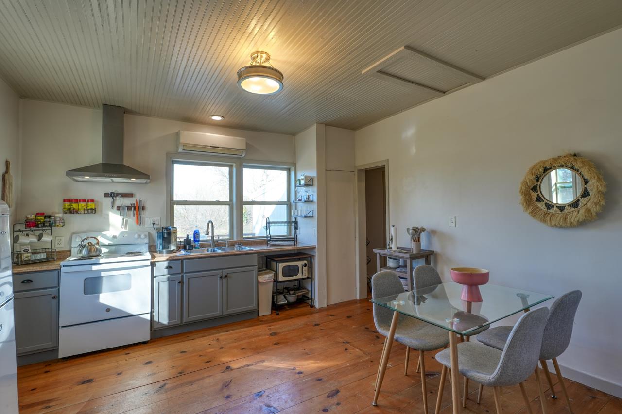 305 W Tarrant St, Llano, TX 78643