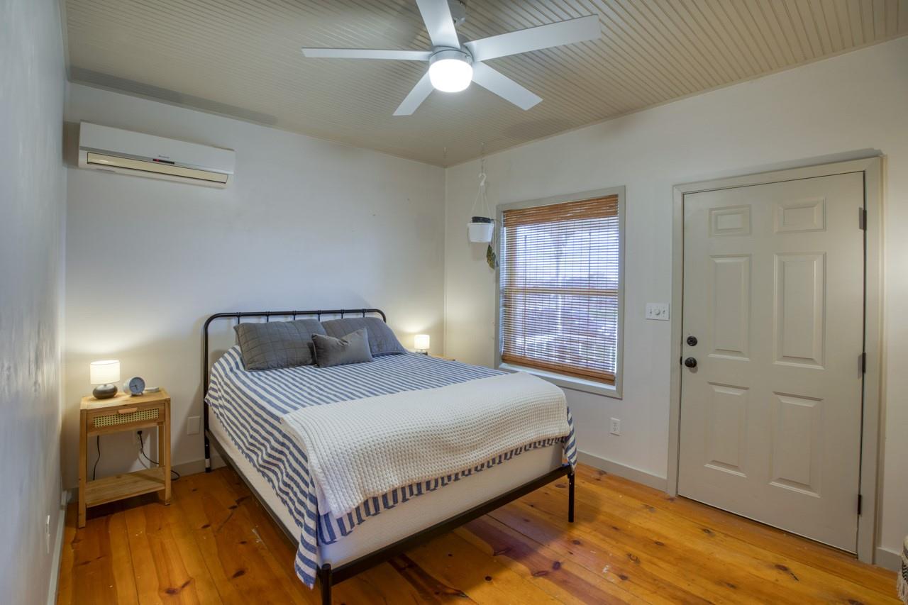 305 W Tarrant St, Llano, TX 78643