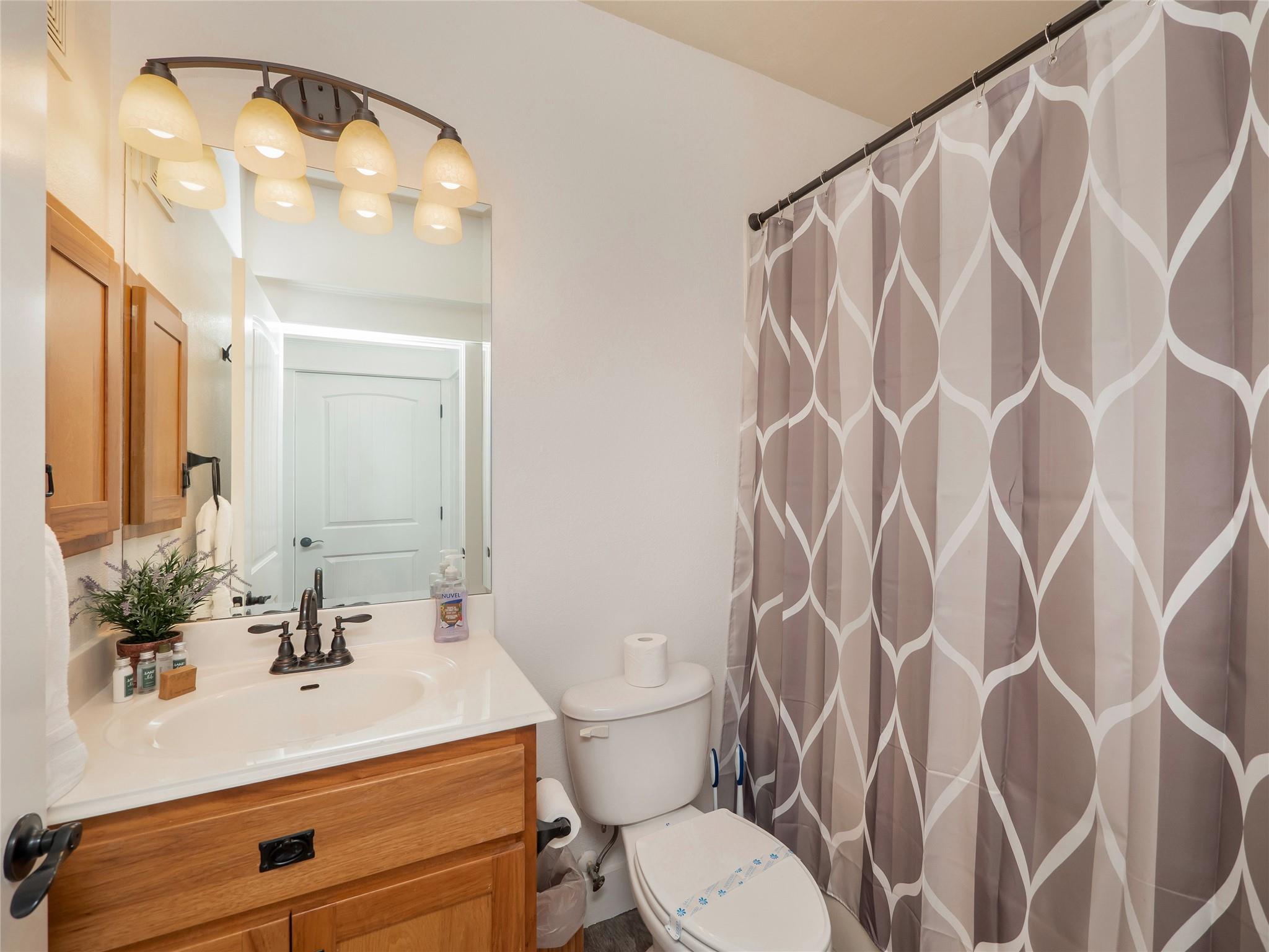 17808 Maritime Point Pt # 202, Jonestown, TX 78645