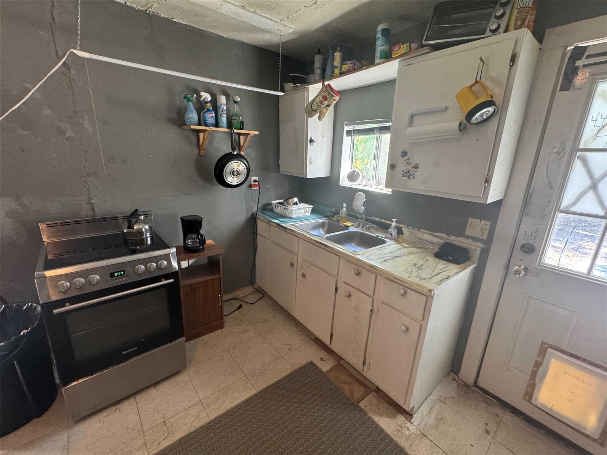 1128 Invasion St, San Marcos, TX 78666