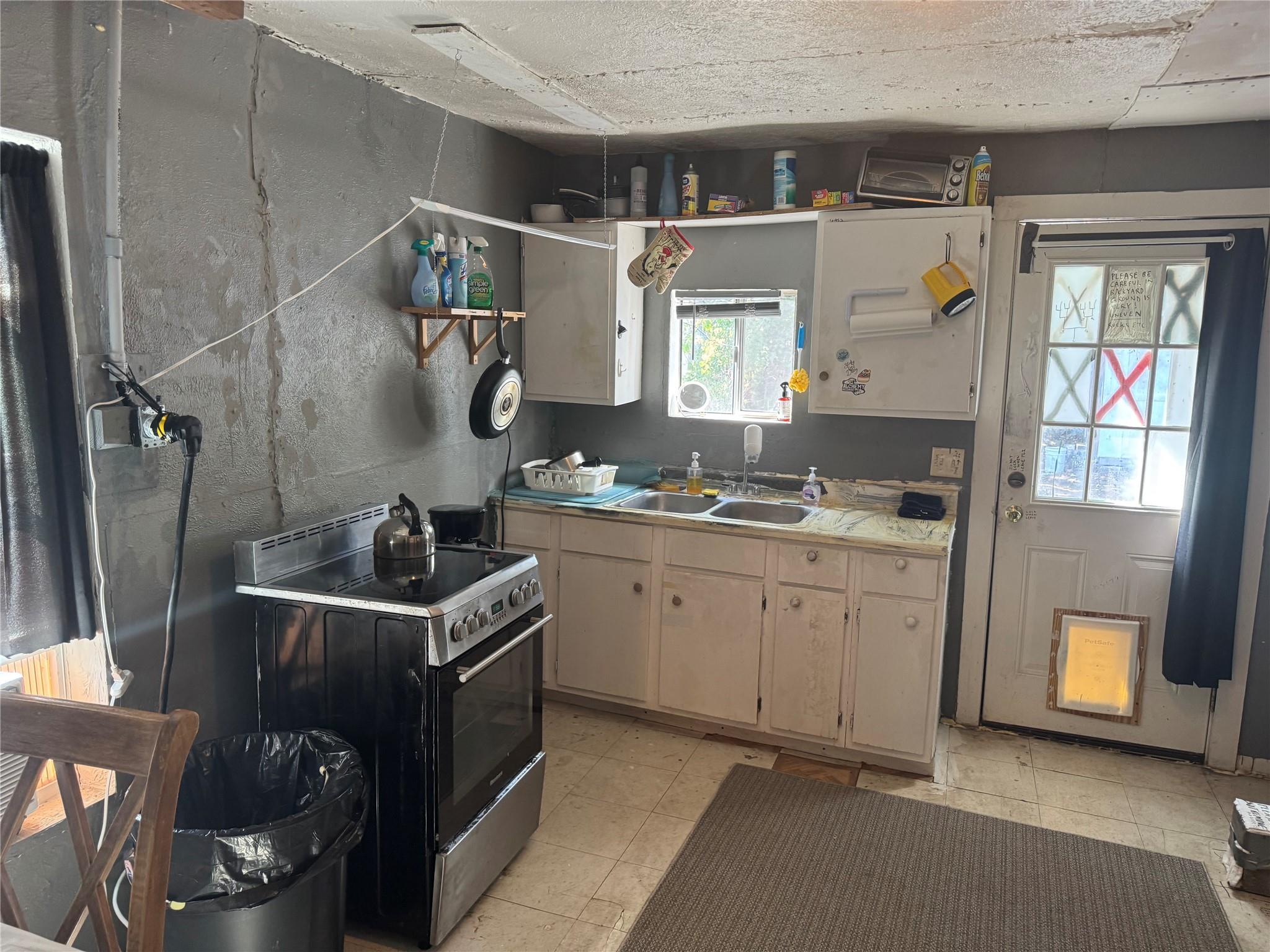 1128 Invasion St, San Marcos, TX 78666