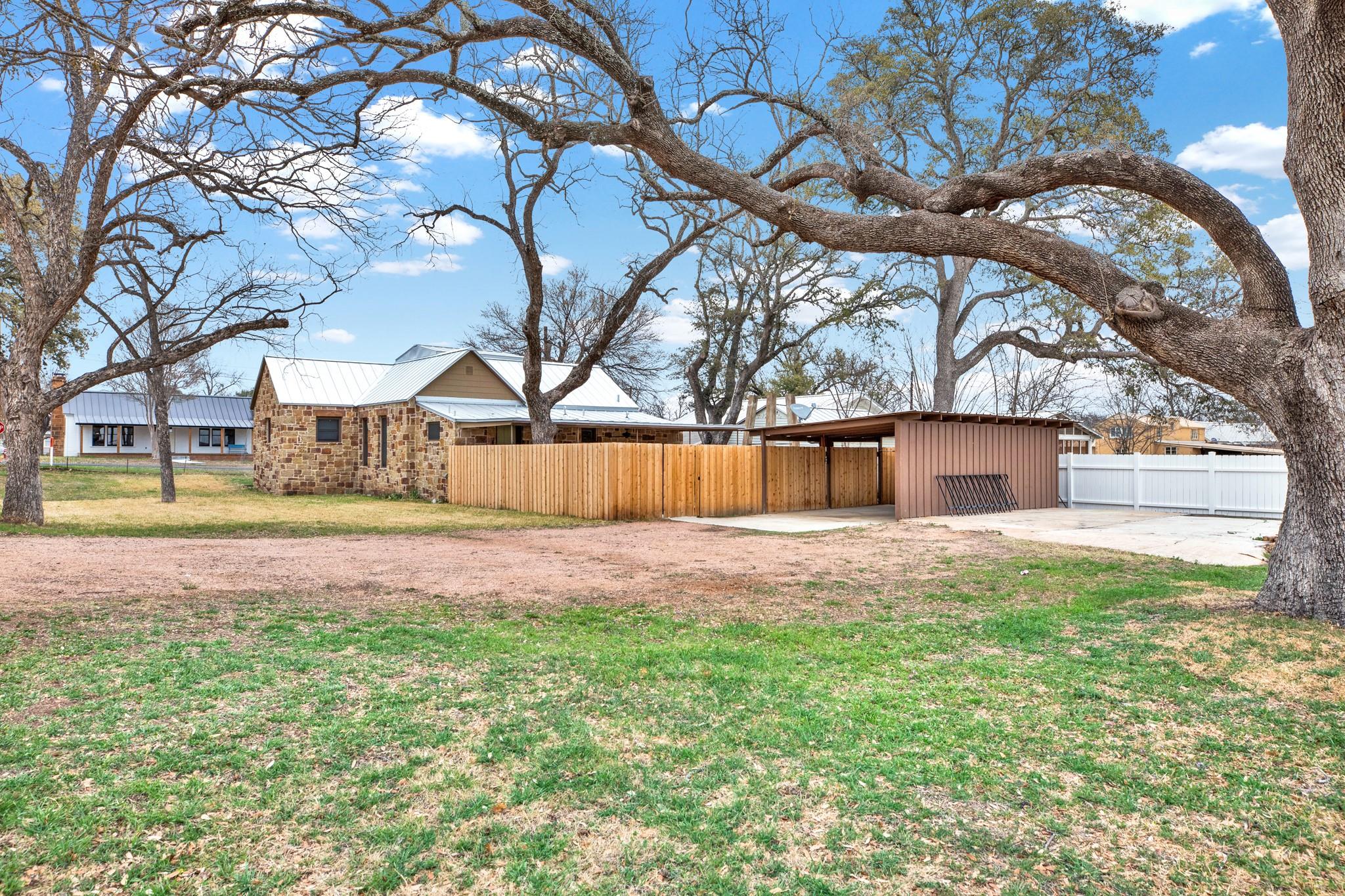 543 Westmoreland St, Mason, TX 76856