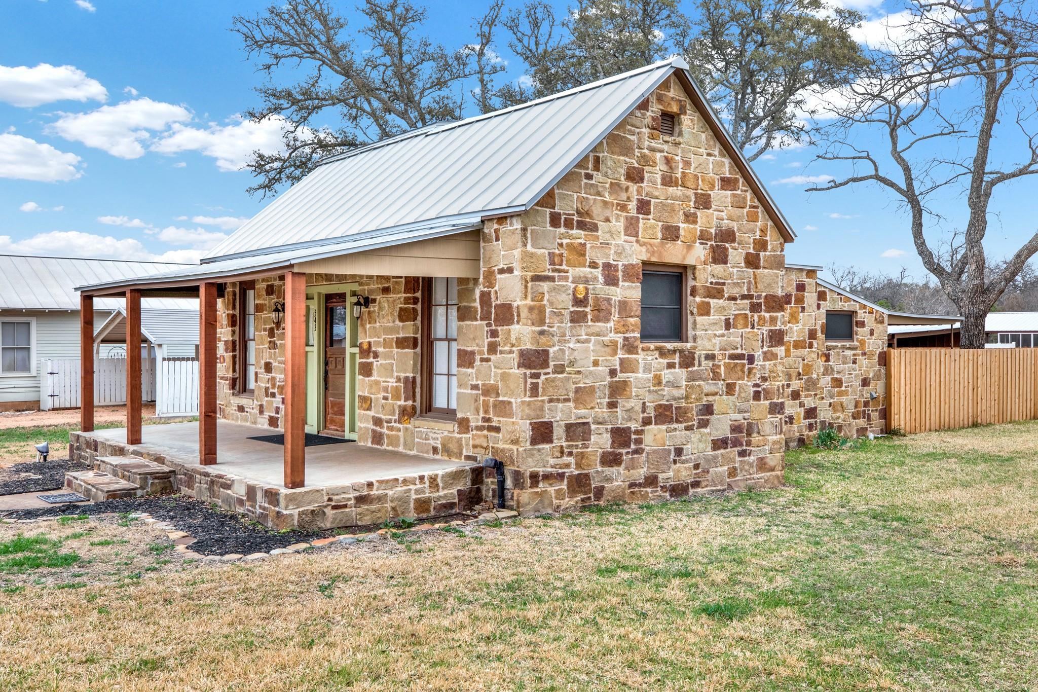 543 Westmoreland St, Mason, TX 76856