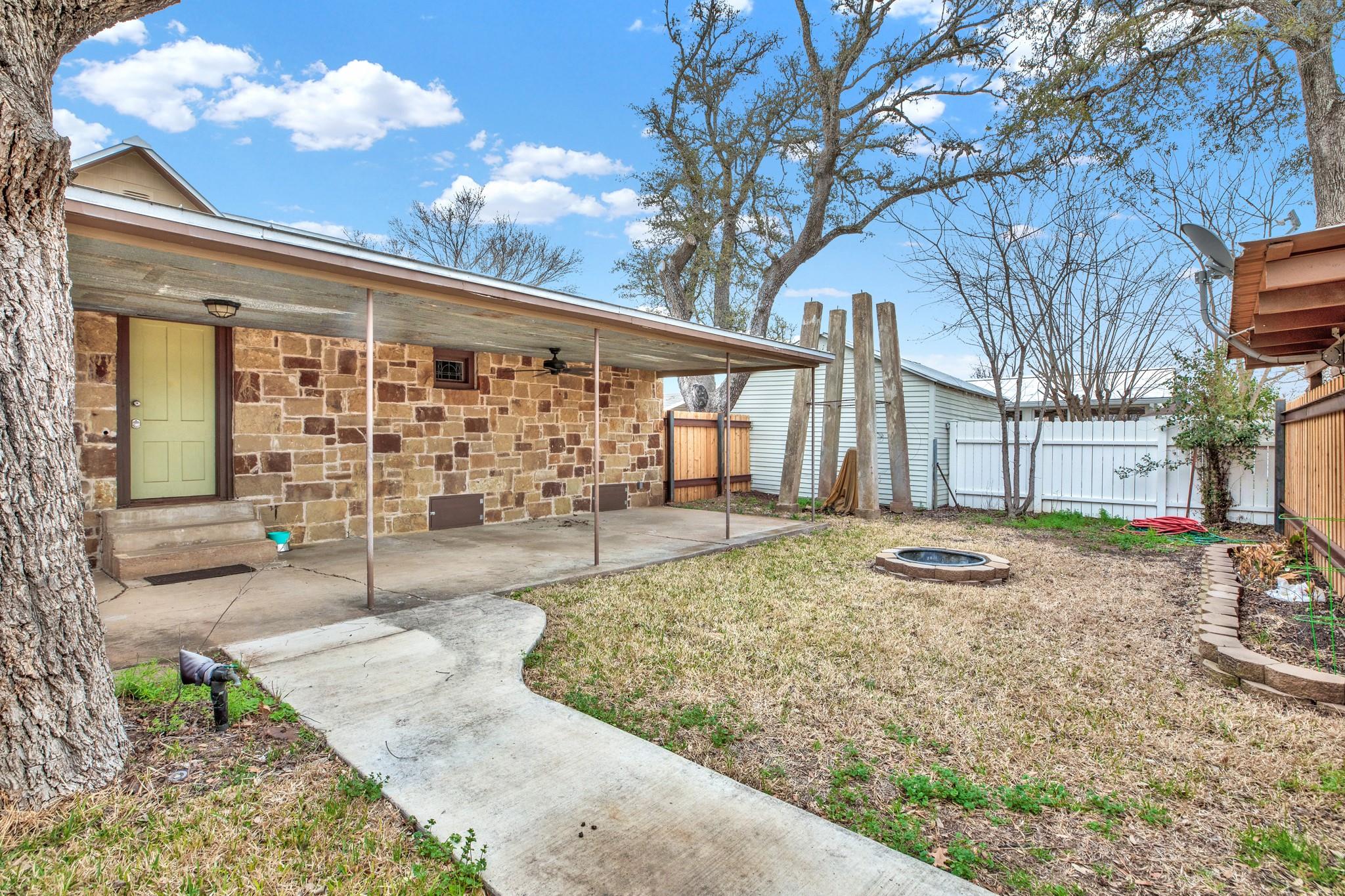 543 Westmoreland St, Mason, TX 76856