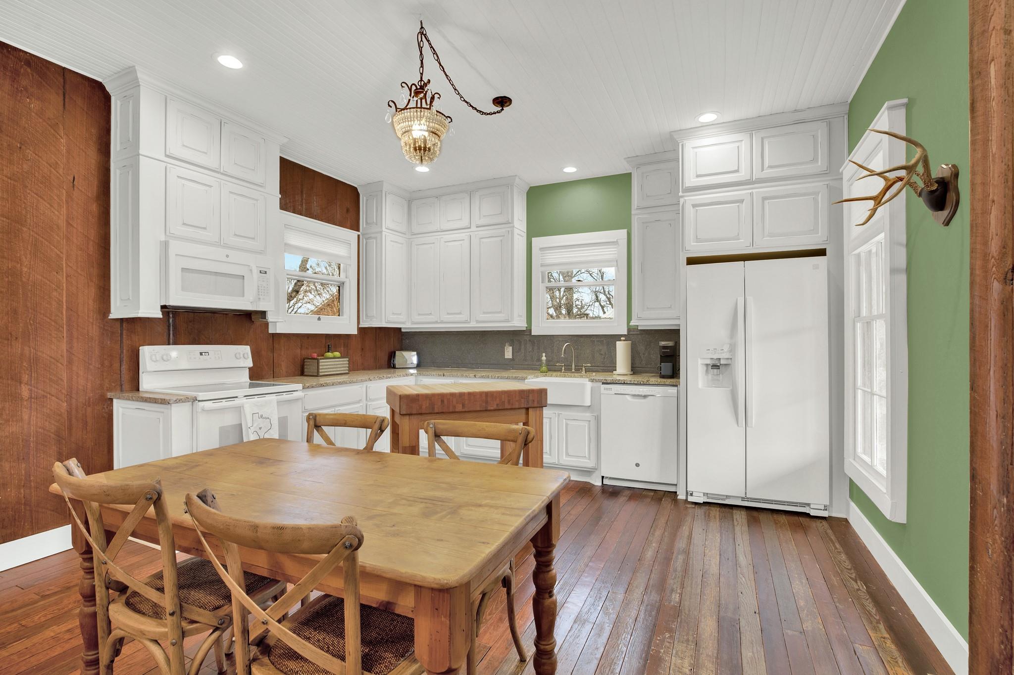 543 Westmoreland St, Mason, TX 76856