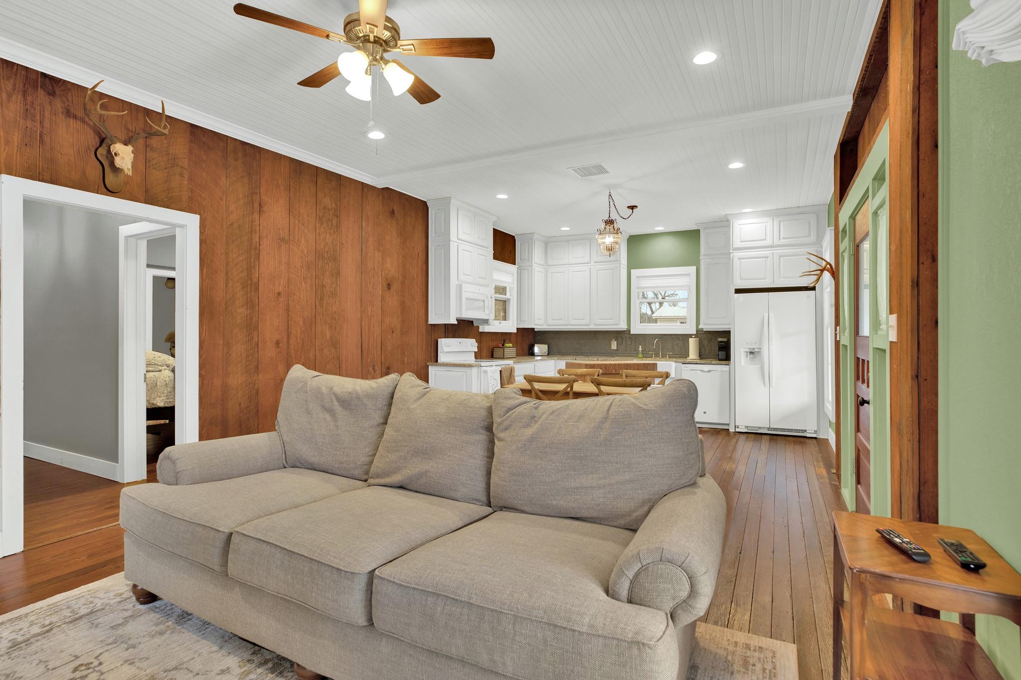 543 Westmoreland St, Mason, TX 76856