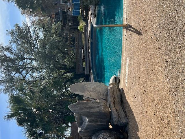 110 Midnight Sun Dr, Spicewood, TX 78669