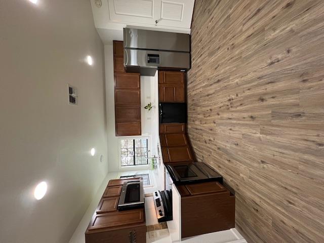 110 Midnight Sun Dr, Spicewood, TX 78669