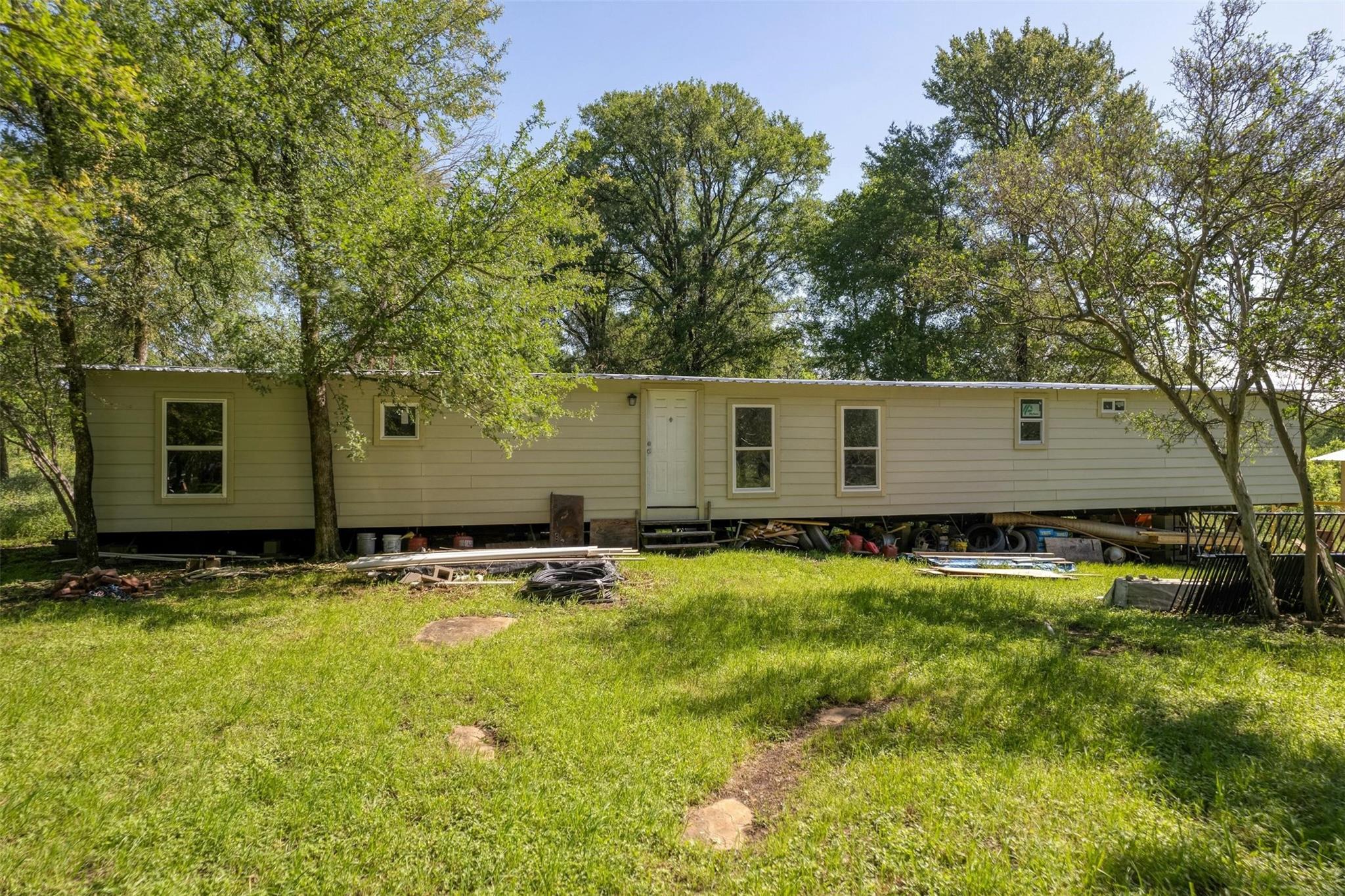 201 Fawn Ridge Rd, Cedar Creek, TX 78612