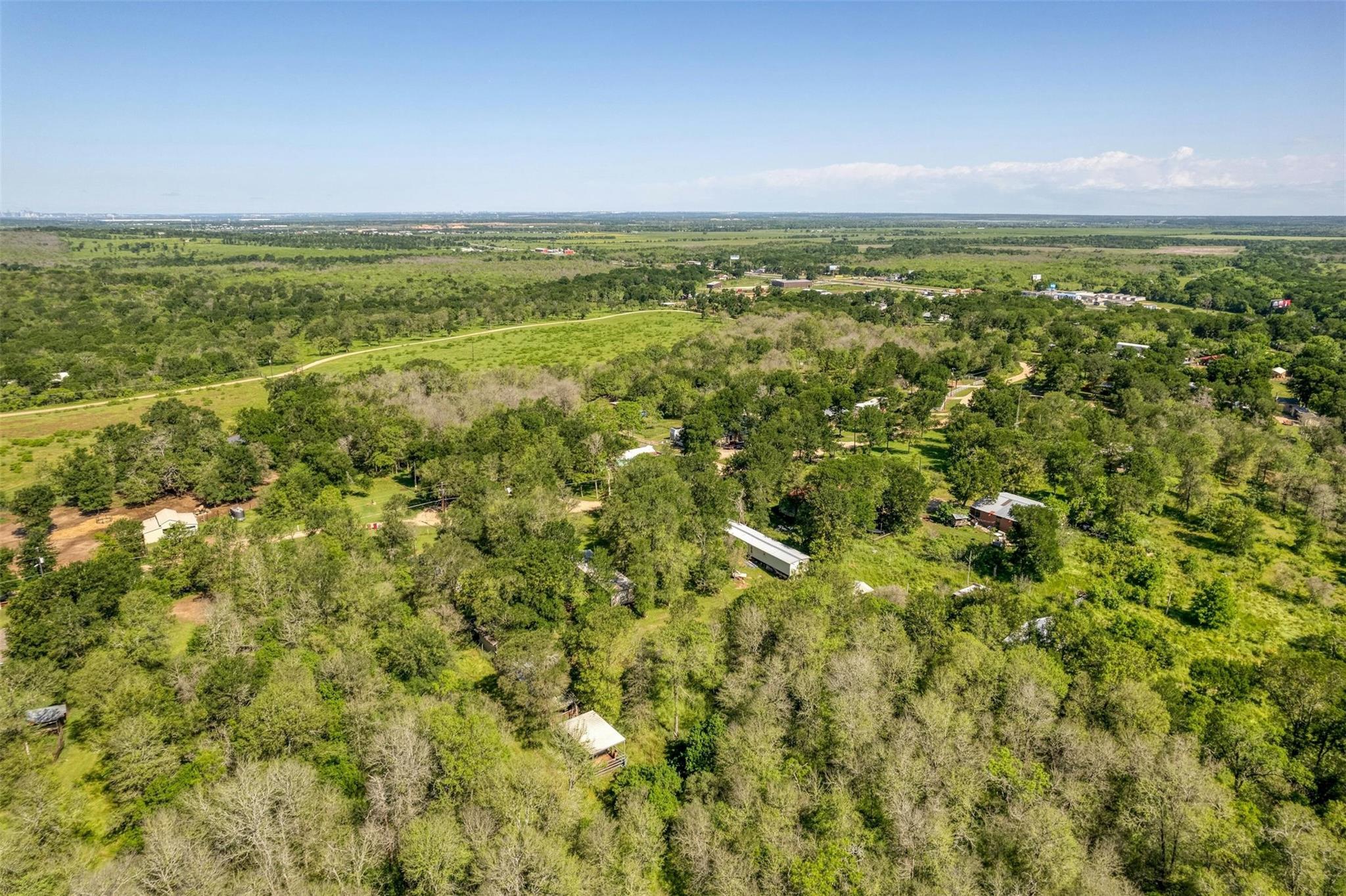 201 Fawn Ridge Rd, Cedar Creek, TX 78612